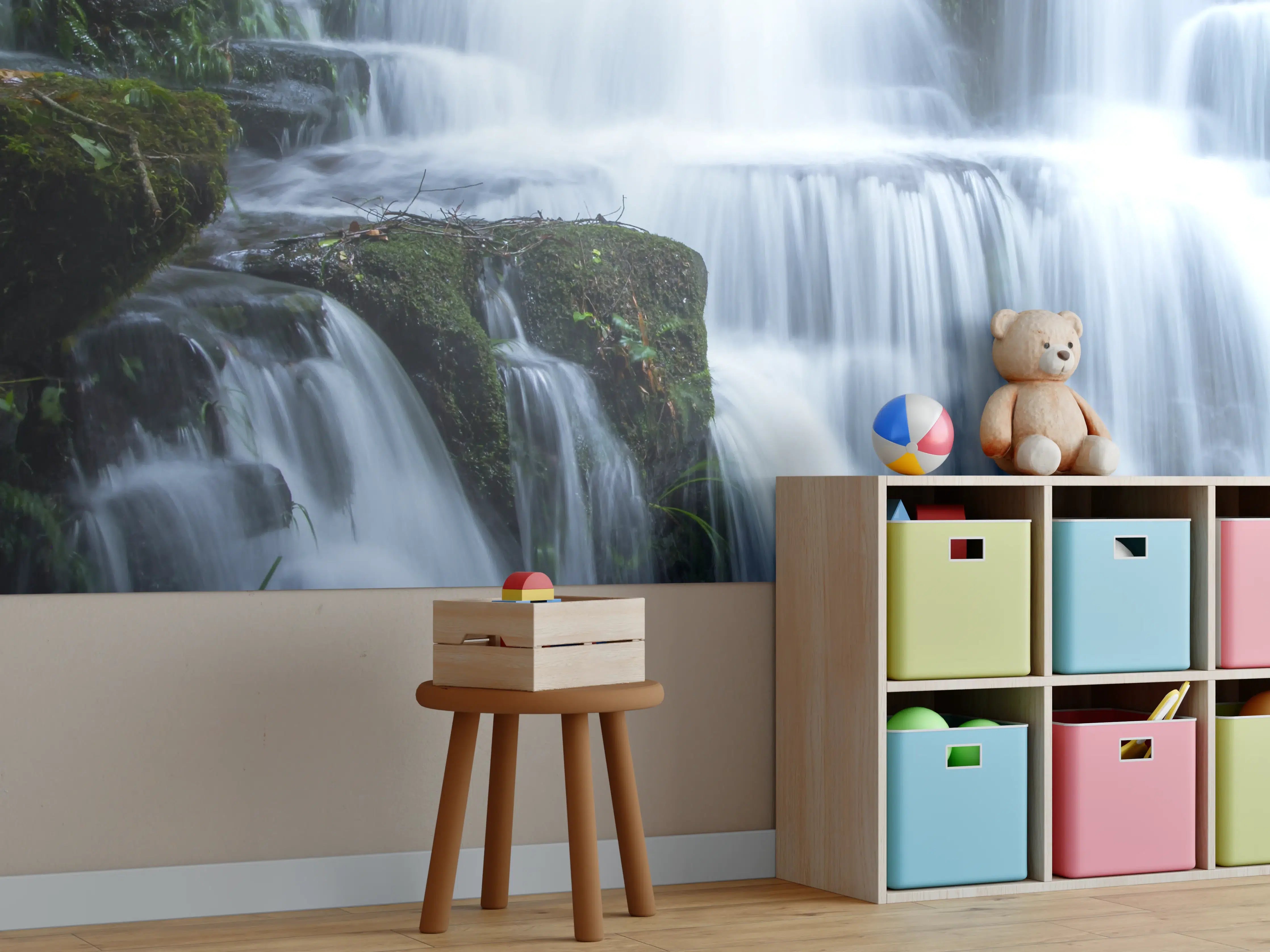 Kinderzimmer Wandgestaltung - Wasserfall im Wald mit Felsen