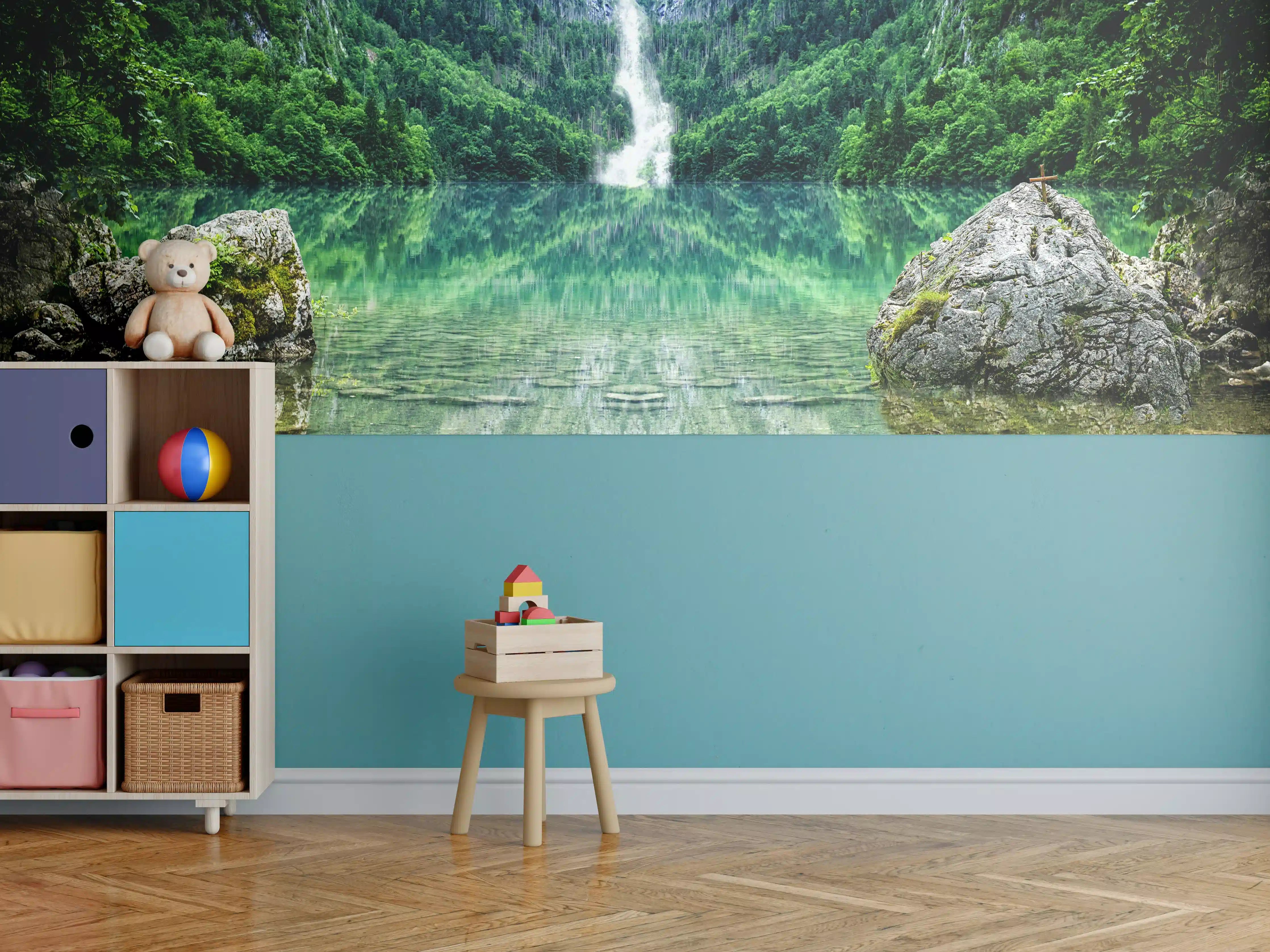 Kinderzimmer Wandgestaltung - Wasserfall in grüner Naturlandschaft