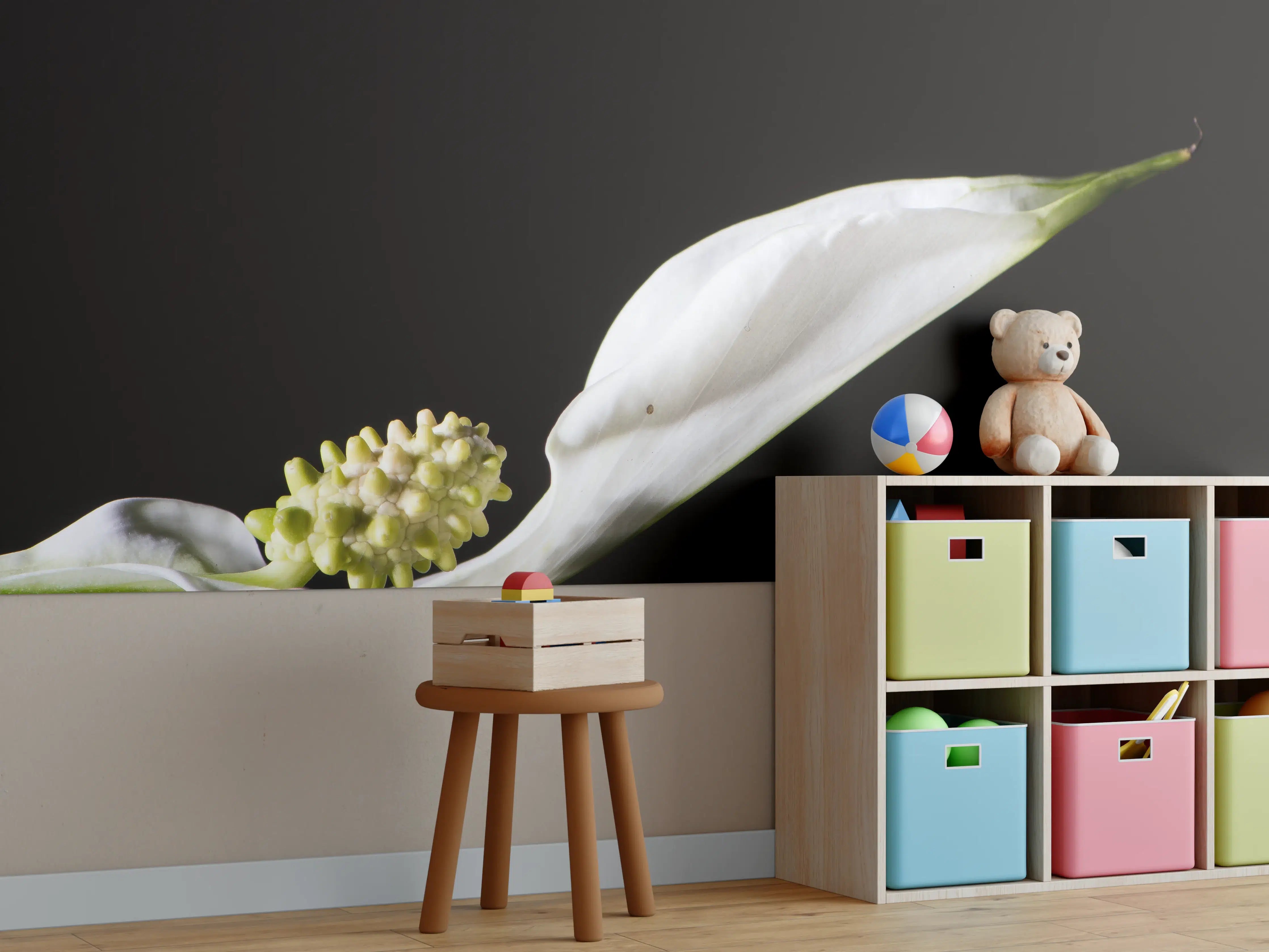 Kinderzimmer Wandgestaltung - Weiße Blume auf schwarzem Hintergrund