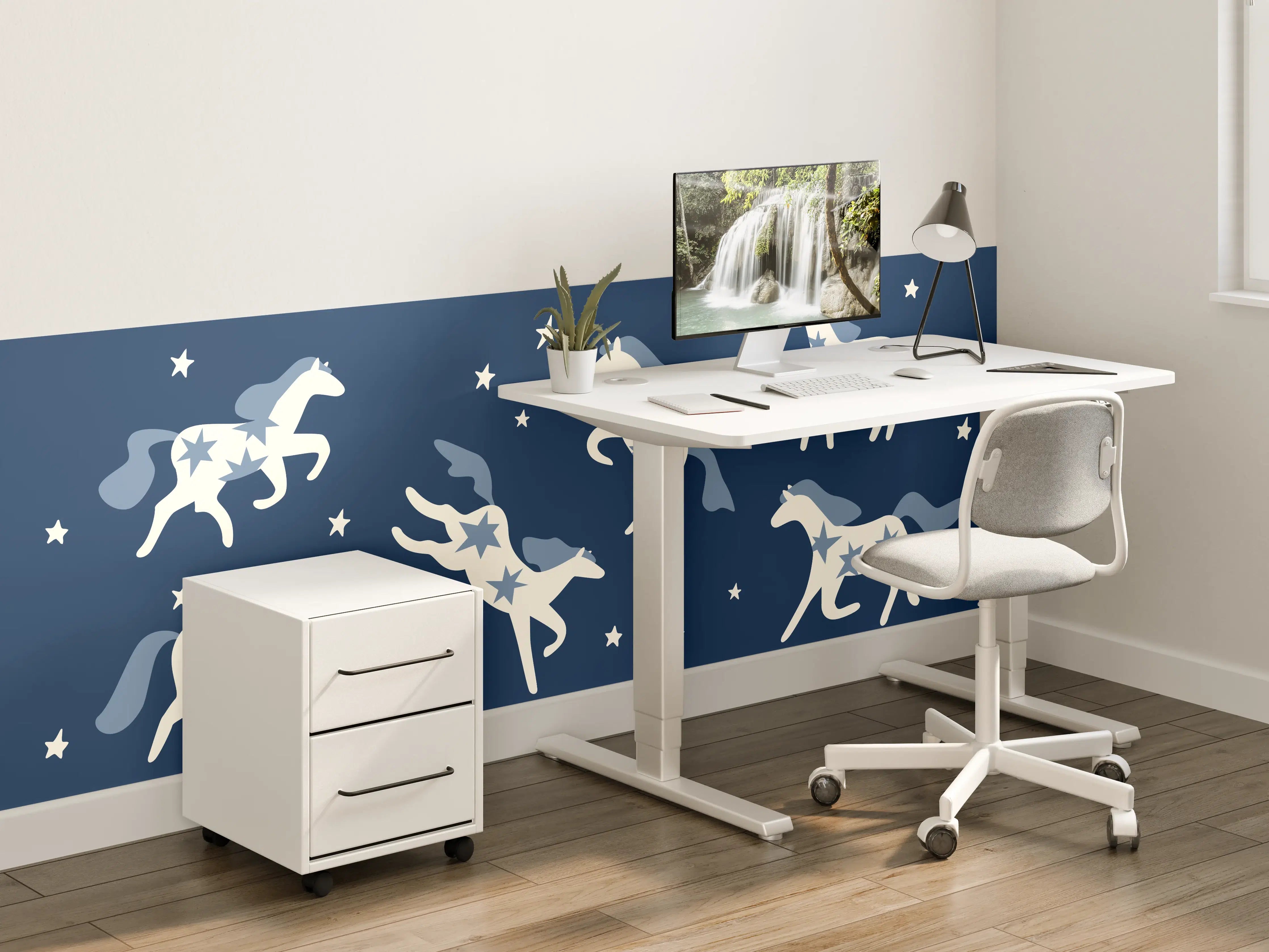 Kinderzimmer Wandgestaltung - Weiße Einhorn- und Sternen-Illustration auf dunklem Hintergrund