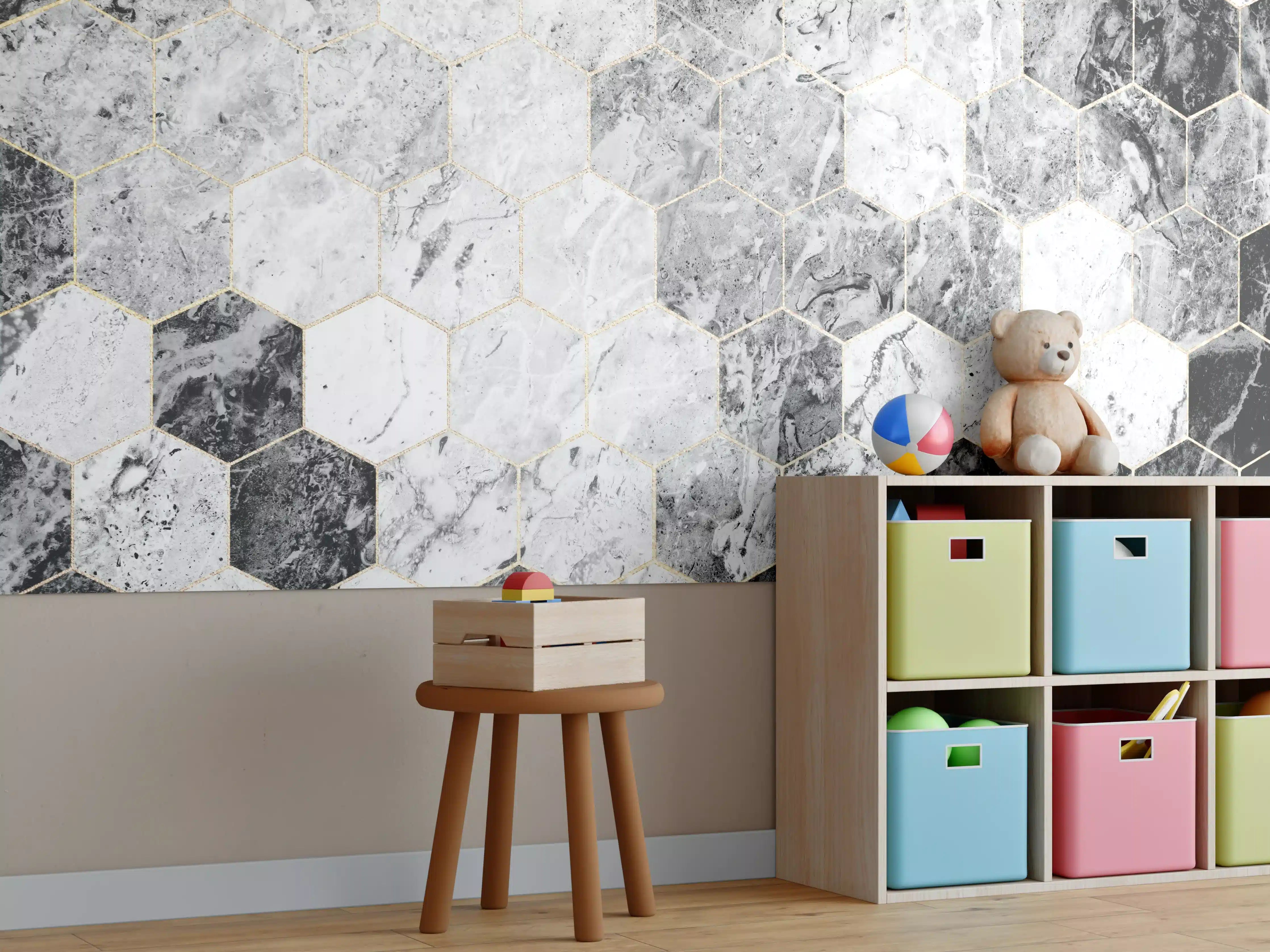 Kinderzimmer Wandgestaltung - Weiße Marmor-Textur mit schwarzen Akzenten