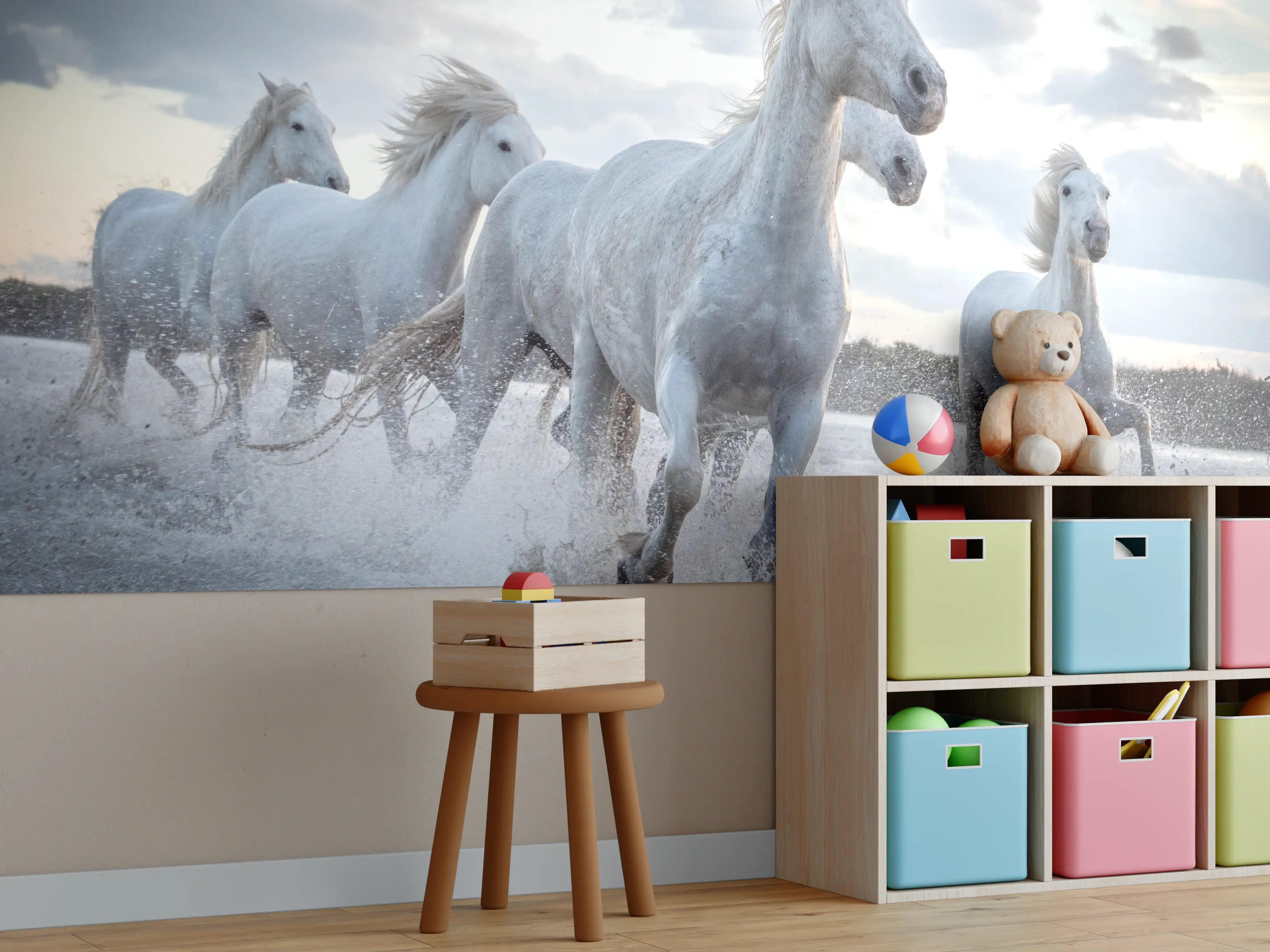 Kinderzimmer Wandgestaltung - Weiße Pferdegalopp am Strand bei Sonnenuntergang