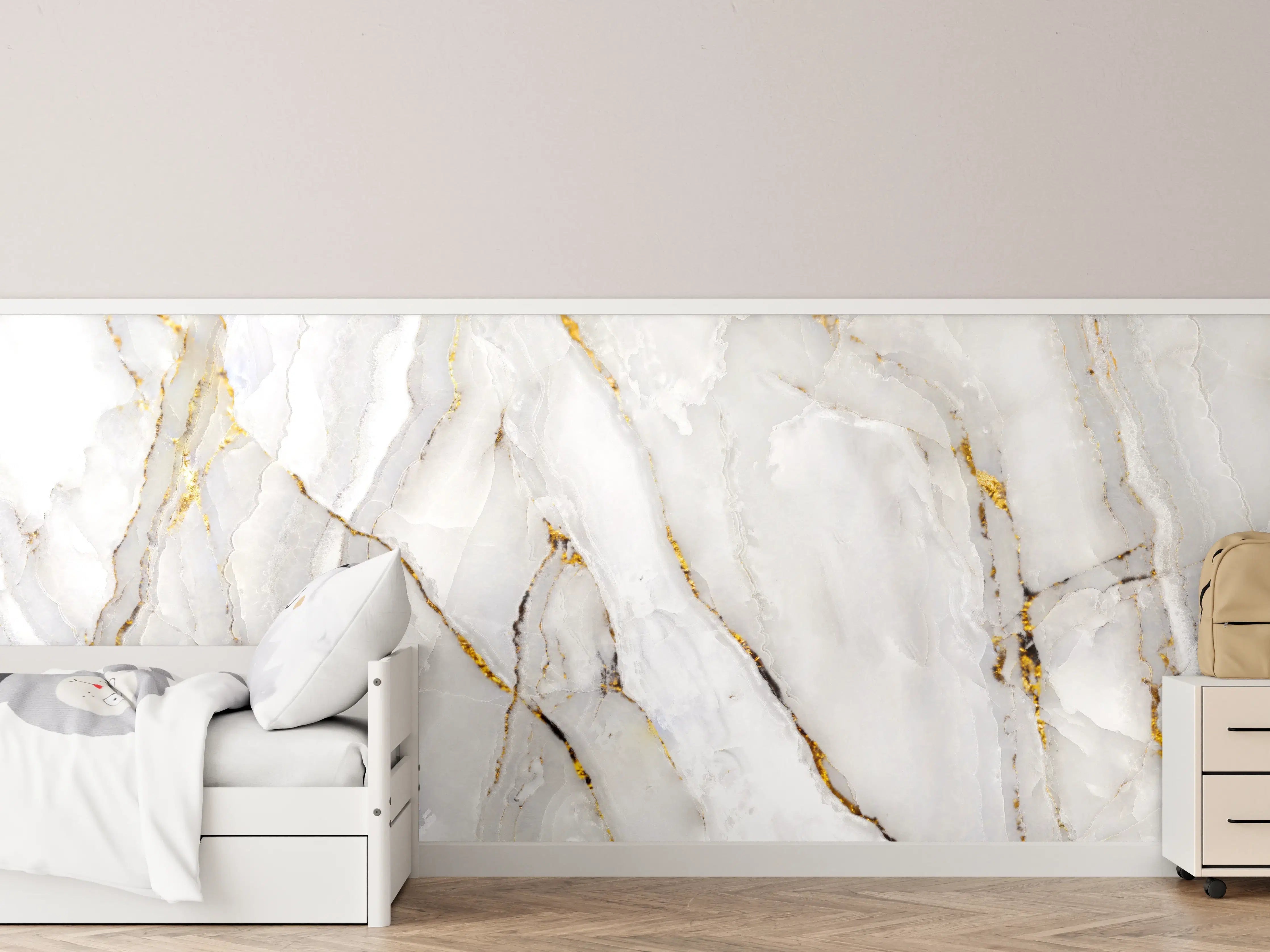 Kinderzimmer Wandgestaltung - Weißer Statuario-Marmor mit goldene Adern