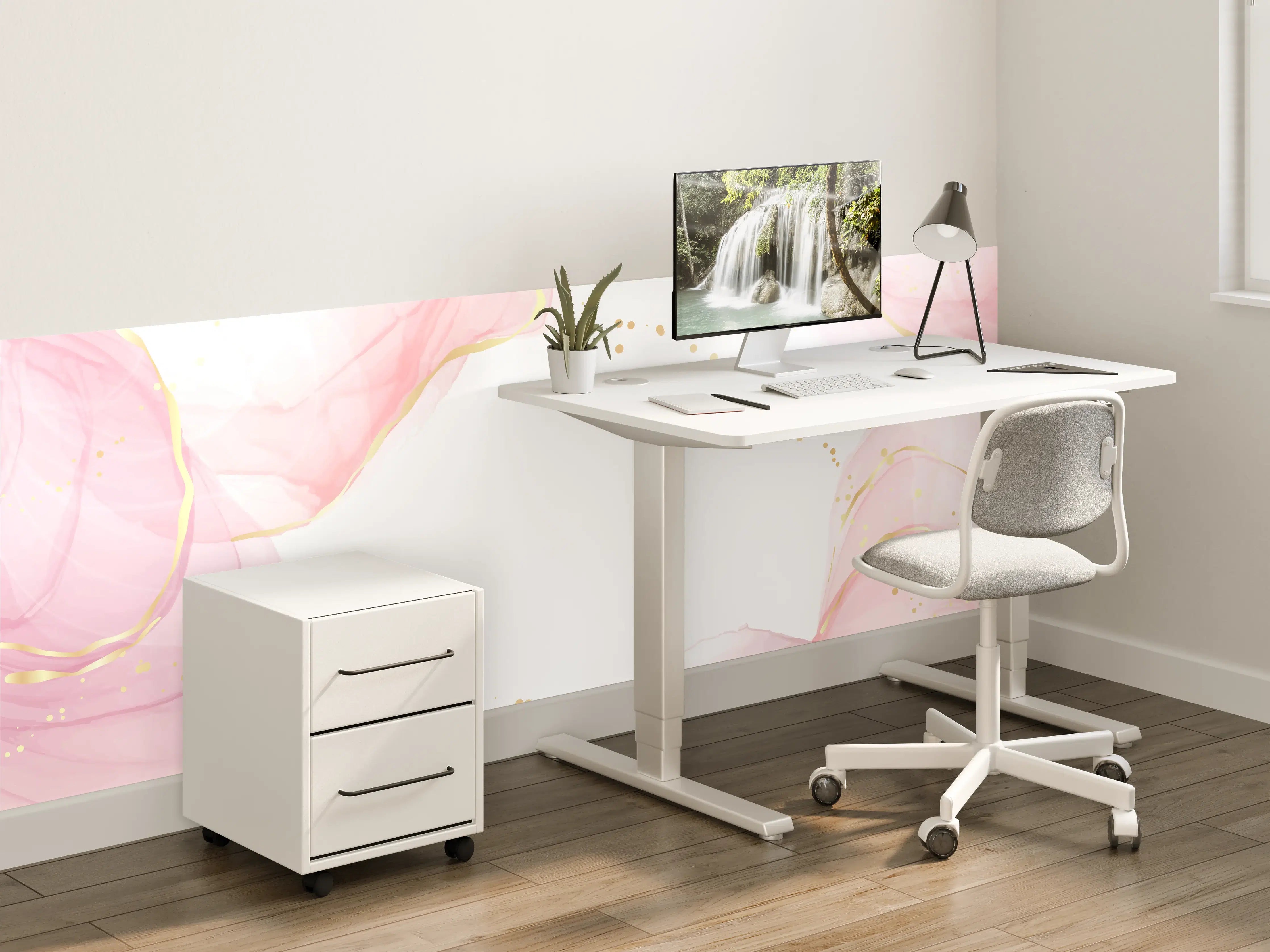 Kinderzimmer Wandgestaltung - Zartrosa Blumen Aquarell-Design