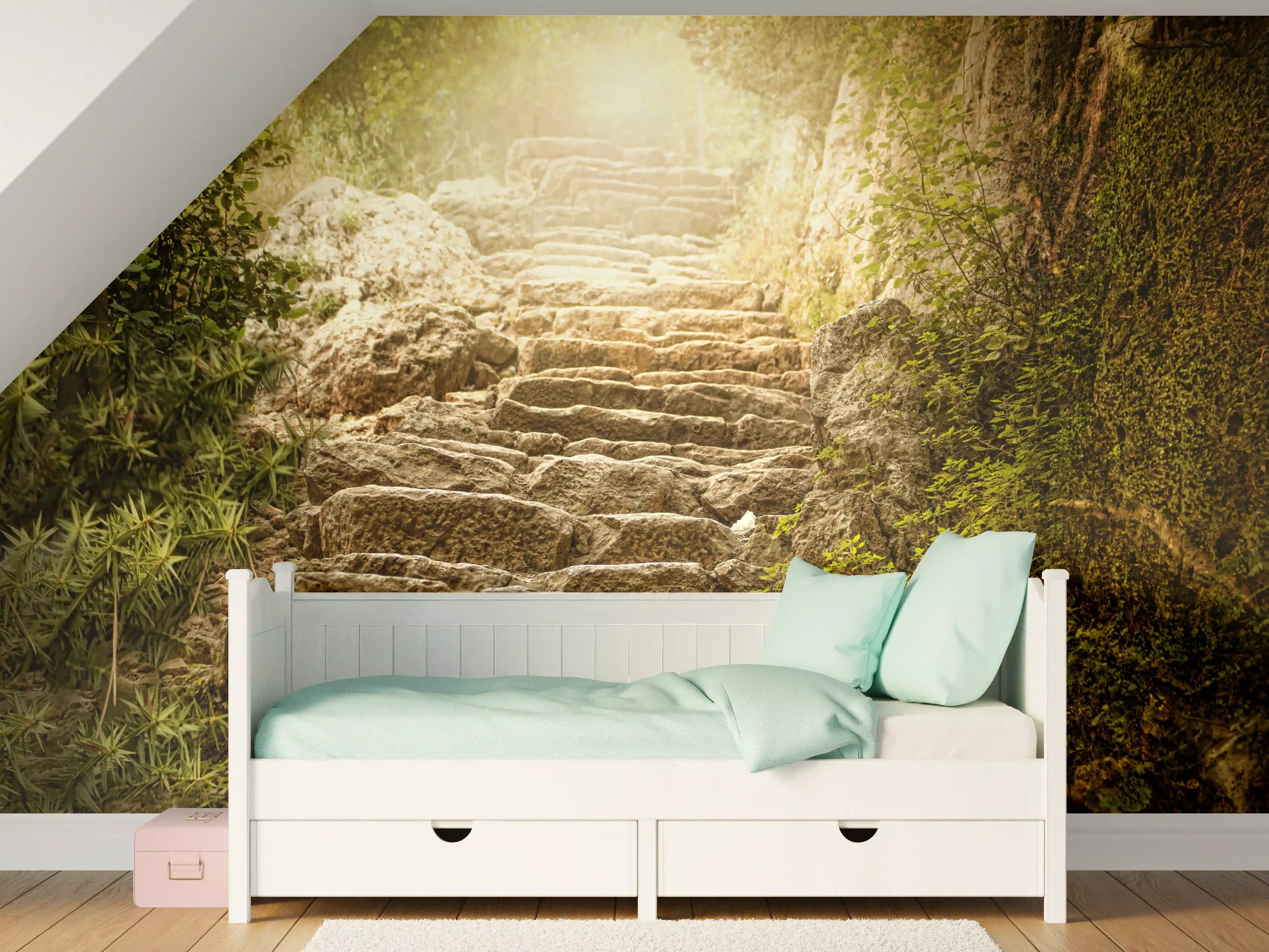 Kinderzimmer Wandgestaltung - bewachsene Steintreppen in der Natur 
