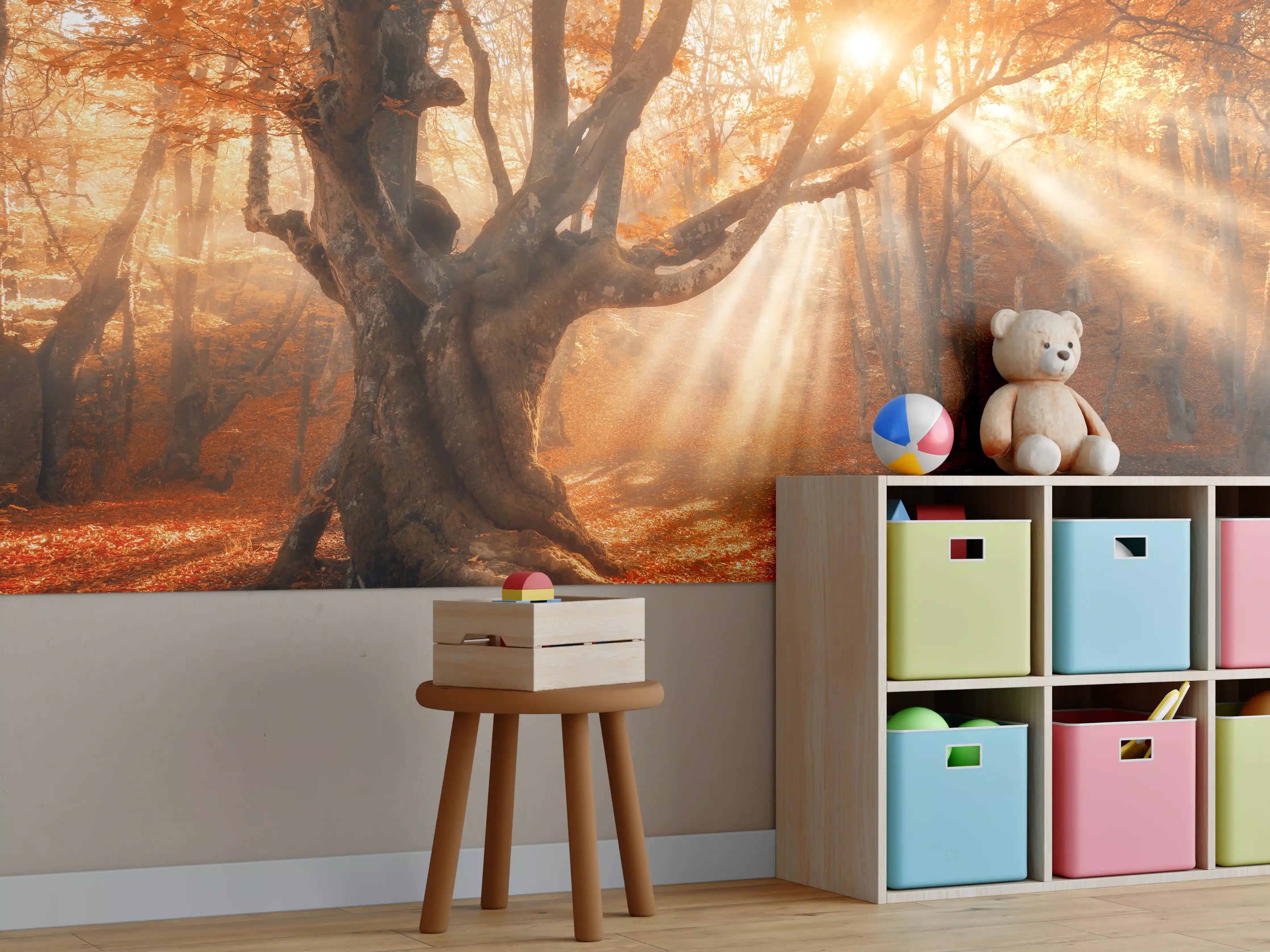 Kinderzimmer Wandgestaltung - magischer alter Baum im Herbst