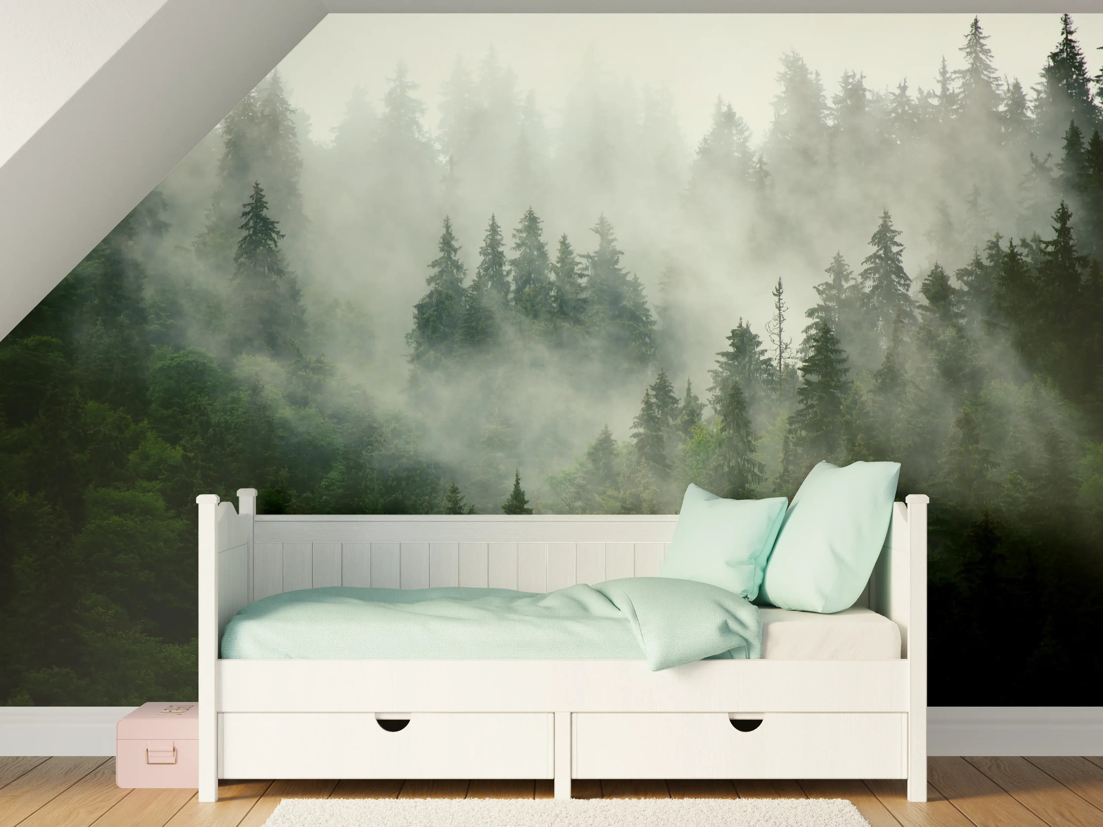 Kinderzimmer Wandgestaltung - neblige Waldlandschaft