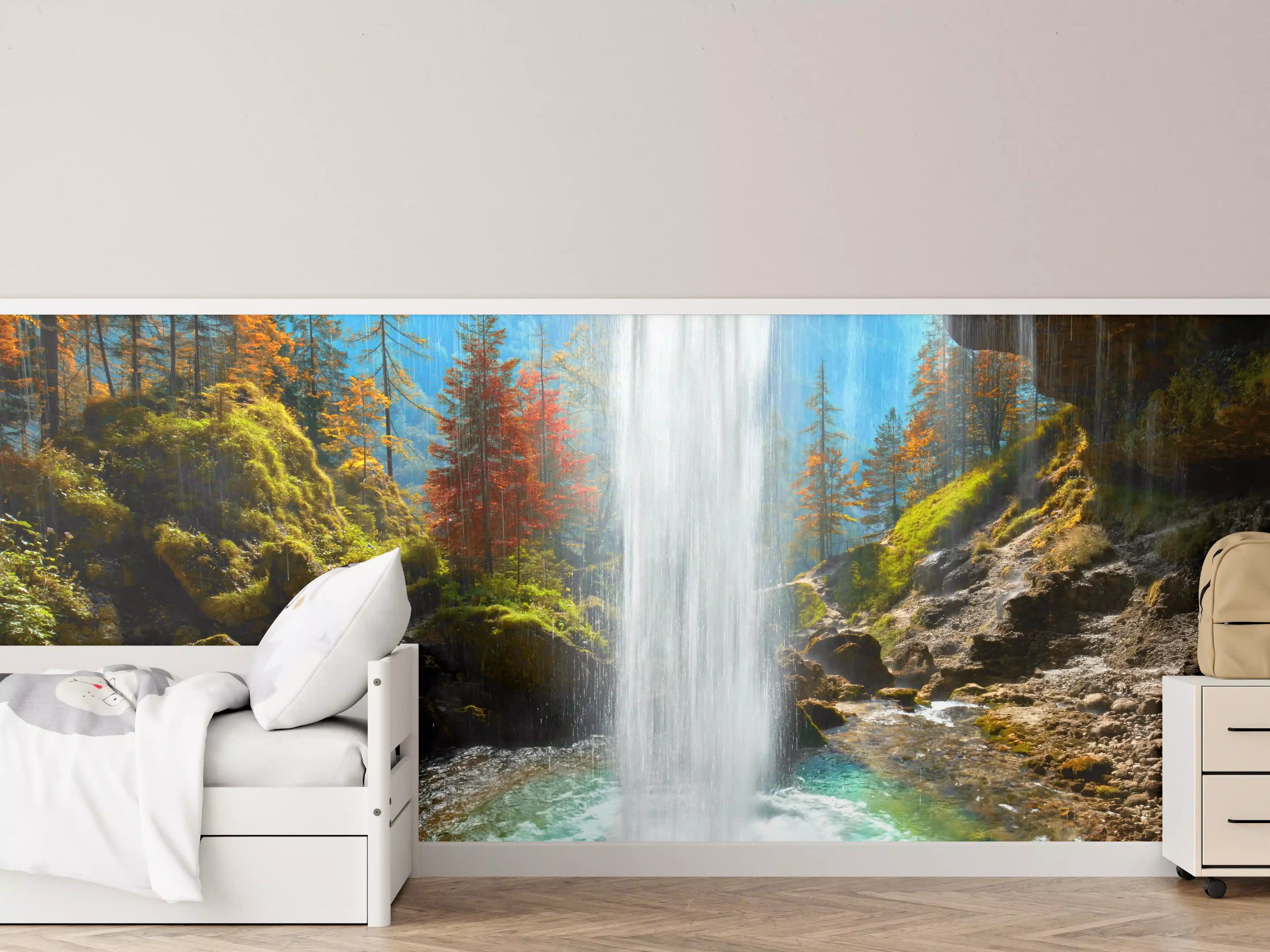 Kinderzimmer Wandgestaltung - türkiser Wasserfall in Slowenien