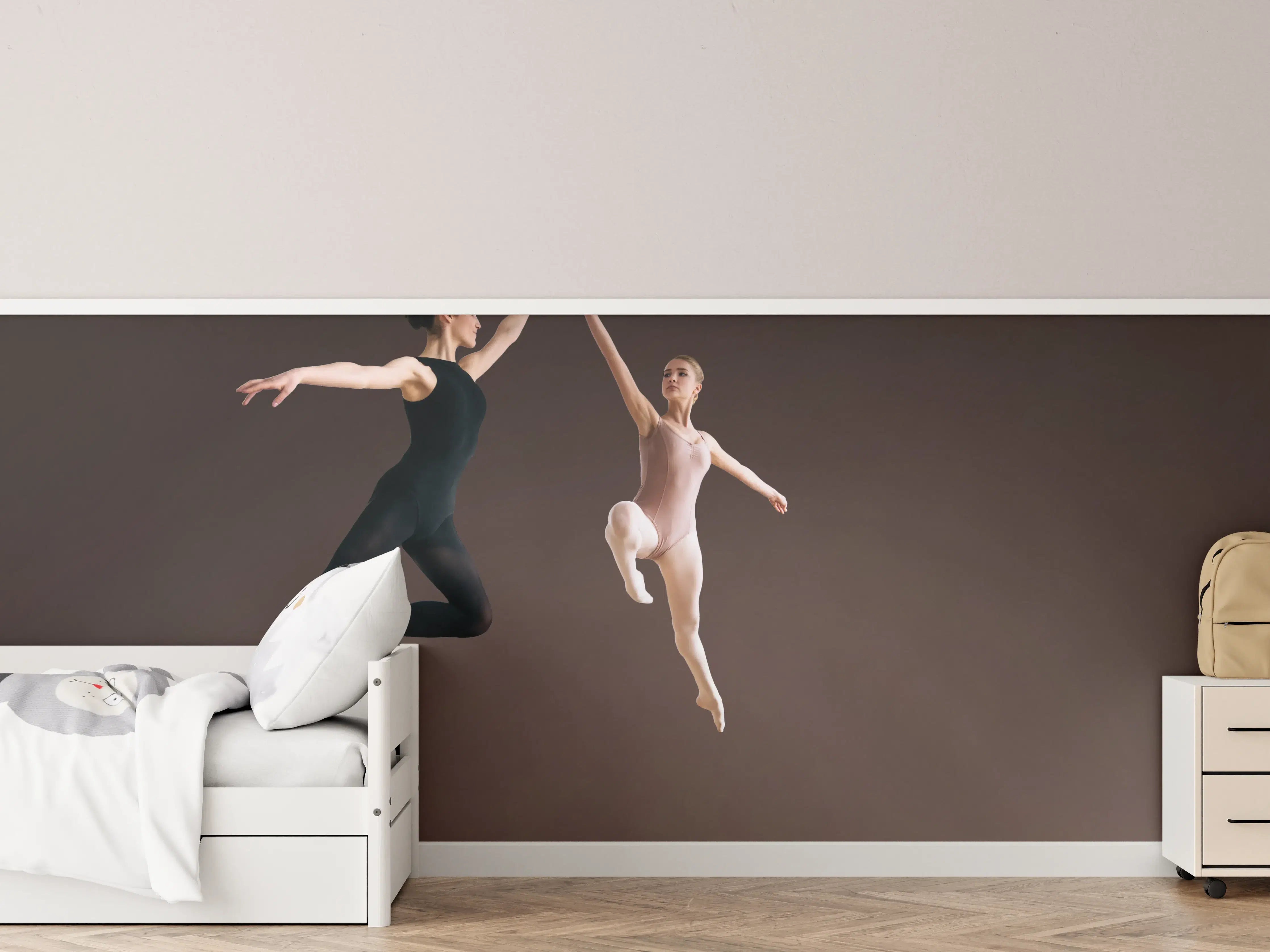 Kinderzimmer Wandgestaltung - zwei Balletttänzerinnen hoch in der Luft