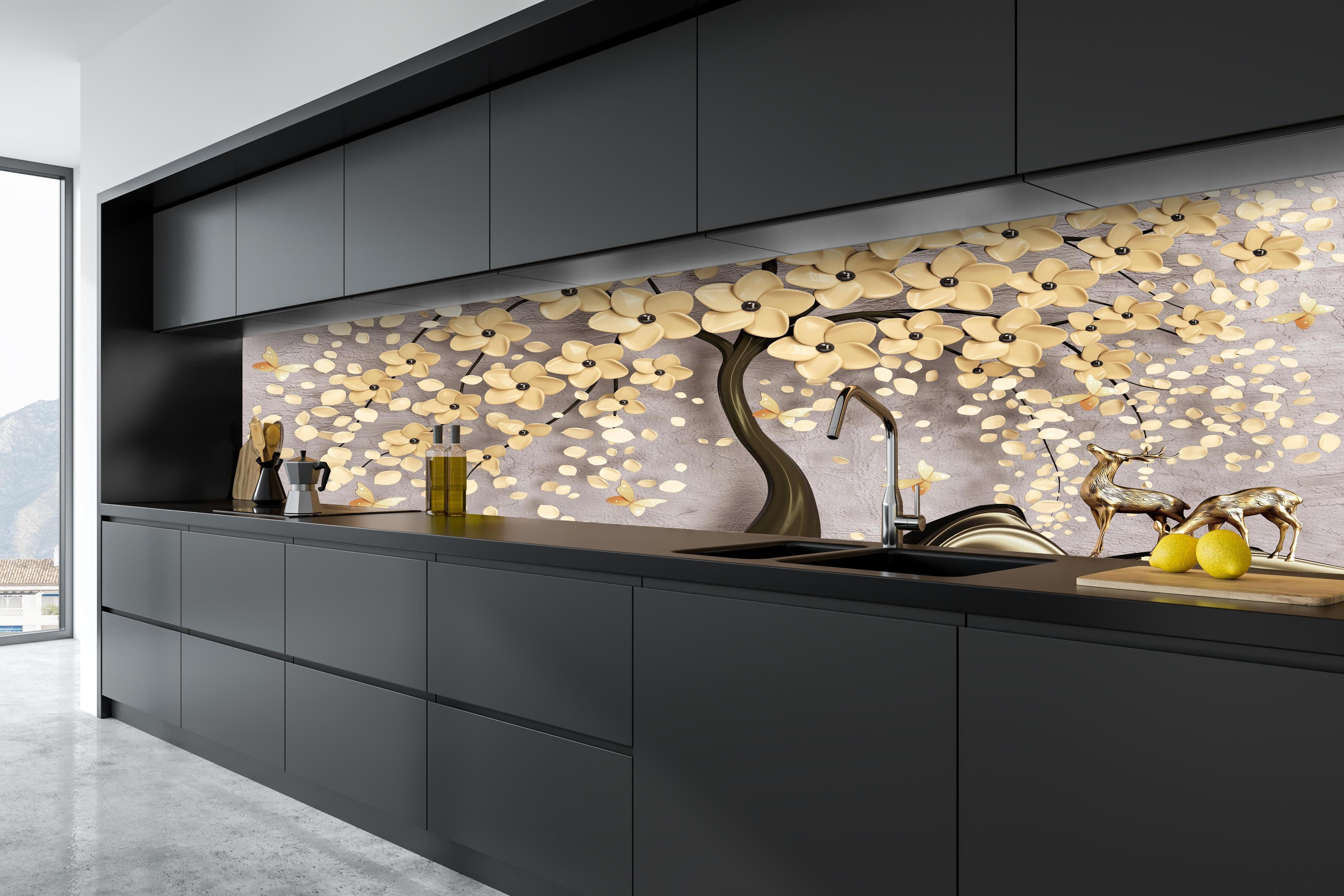 Küche - Abstrakte Baum Struktur hinter weißen Hochglanz-Küchenregalen und schwarzem Wasserhahn