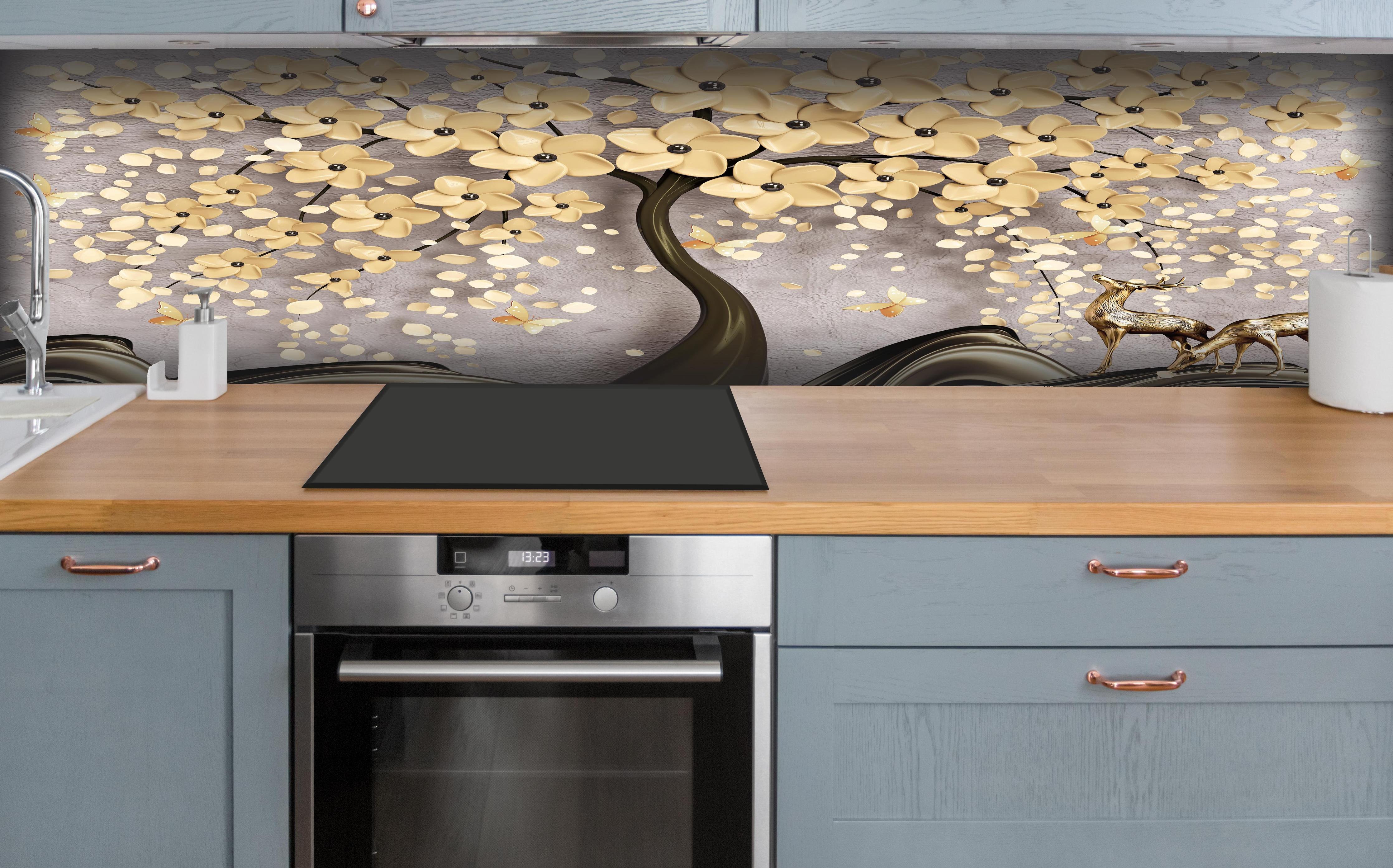 Küche - Abstrakte Baum Struktur hinter weißen Hochglanz-Küchenregalen und schwarzem Wasserhahn