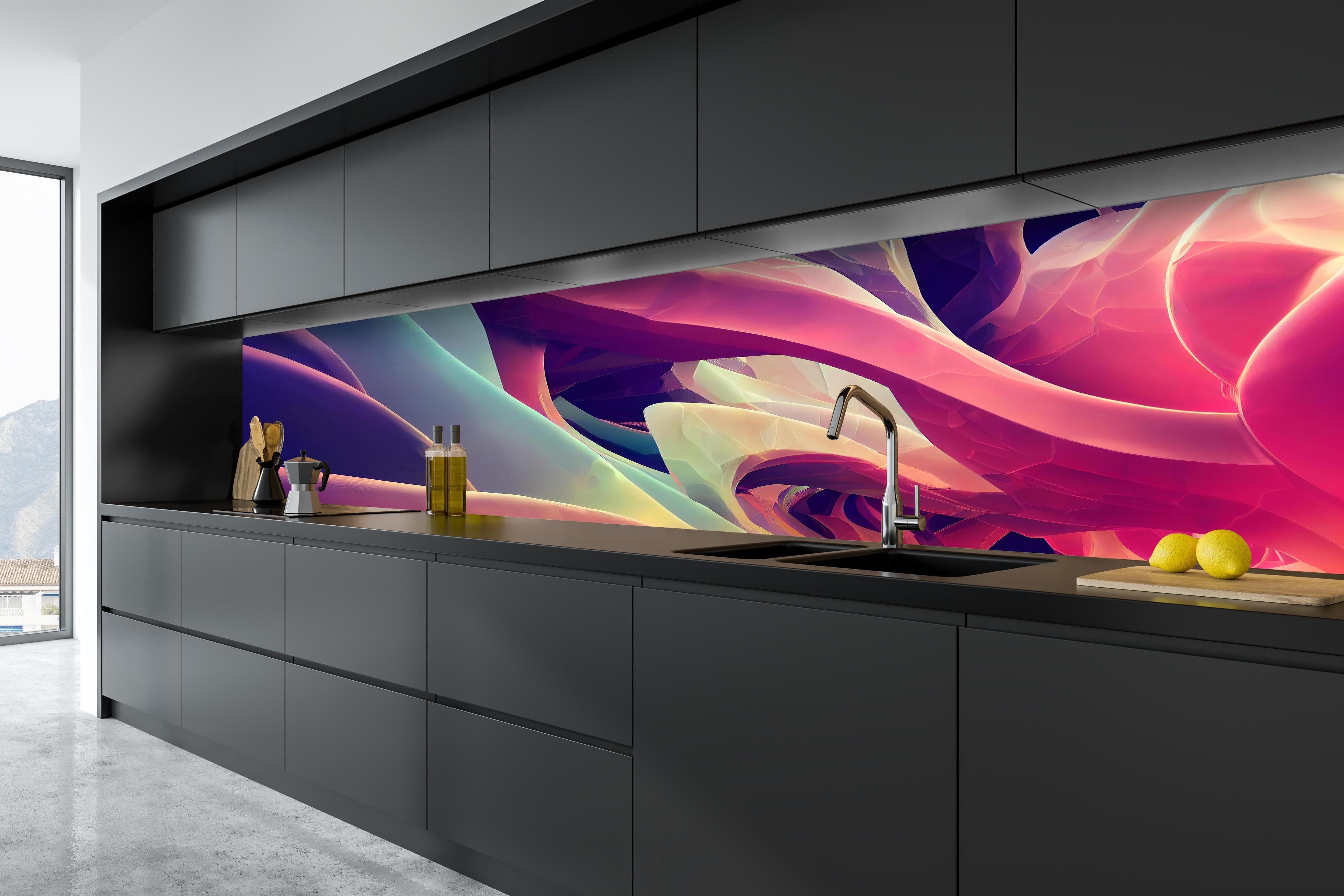 Küche - Abstrakte bunte Wellen hinter weißen Hochglanz-Küchenregalen und schwarzem Wasserhahn