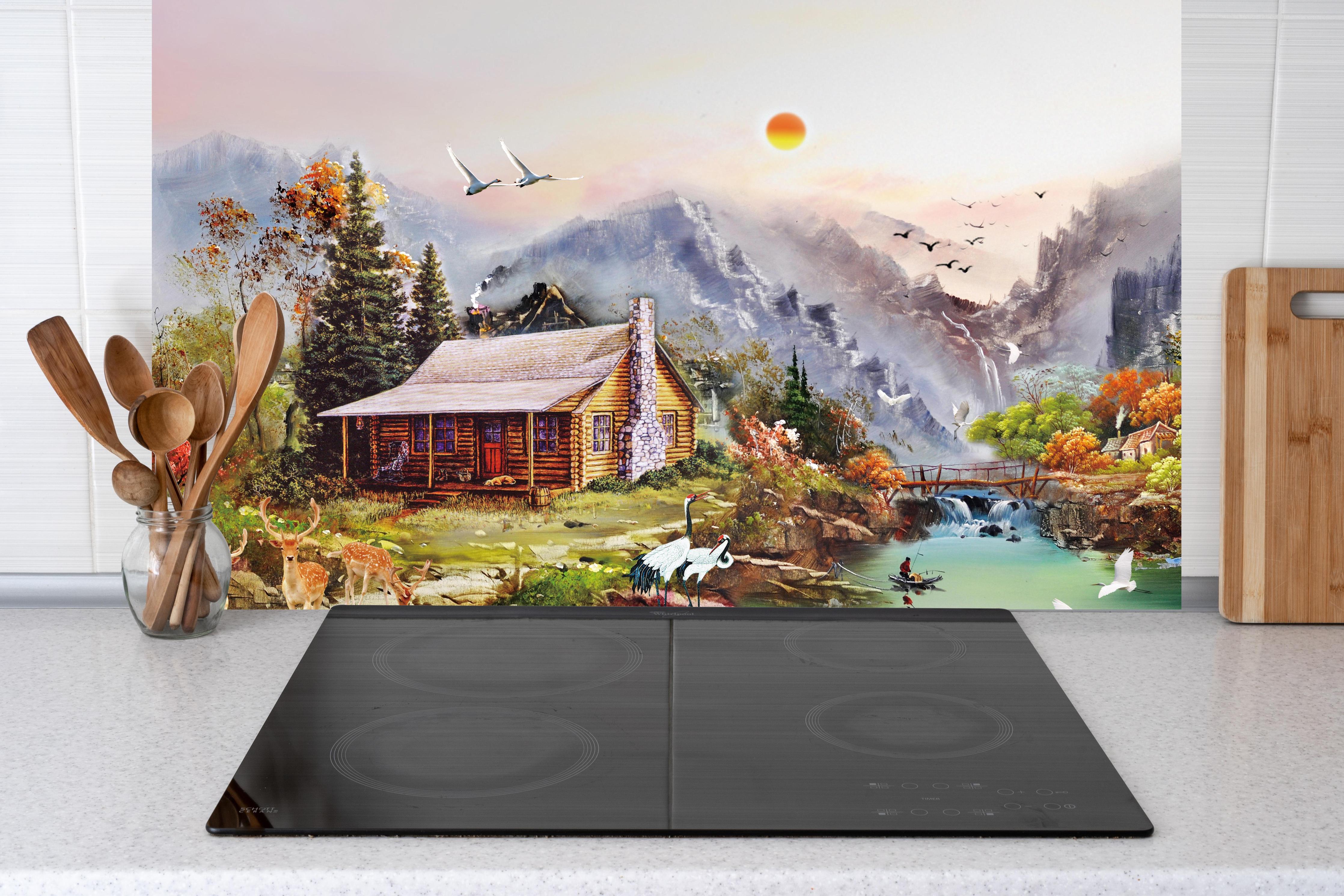 Küche - Aussicht auf eine einsame Hütte am Fluss hinter weißen Hochglanz-Küchenregalen und schwarzem Wasserhahn