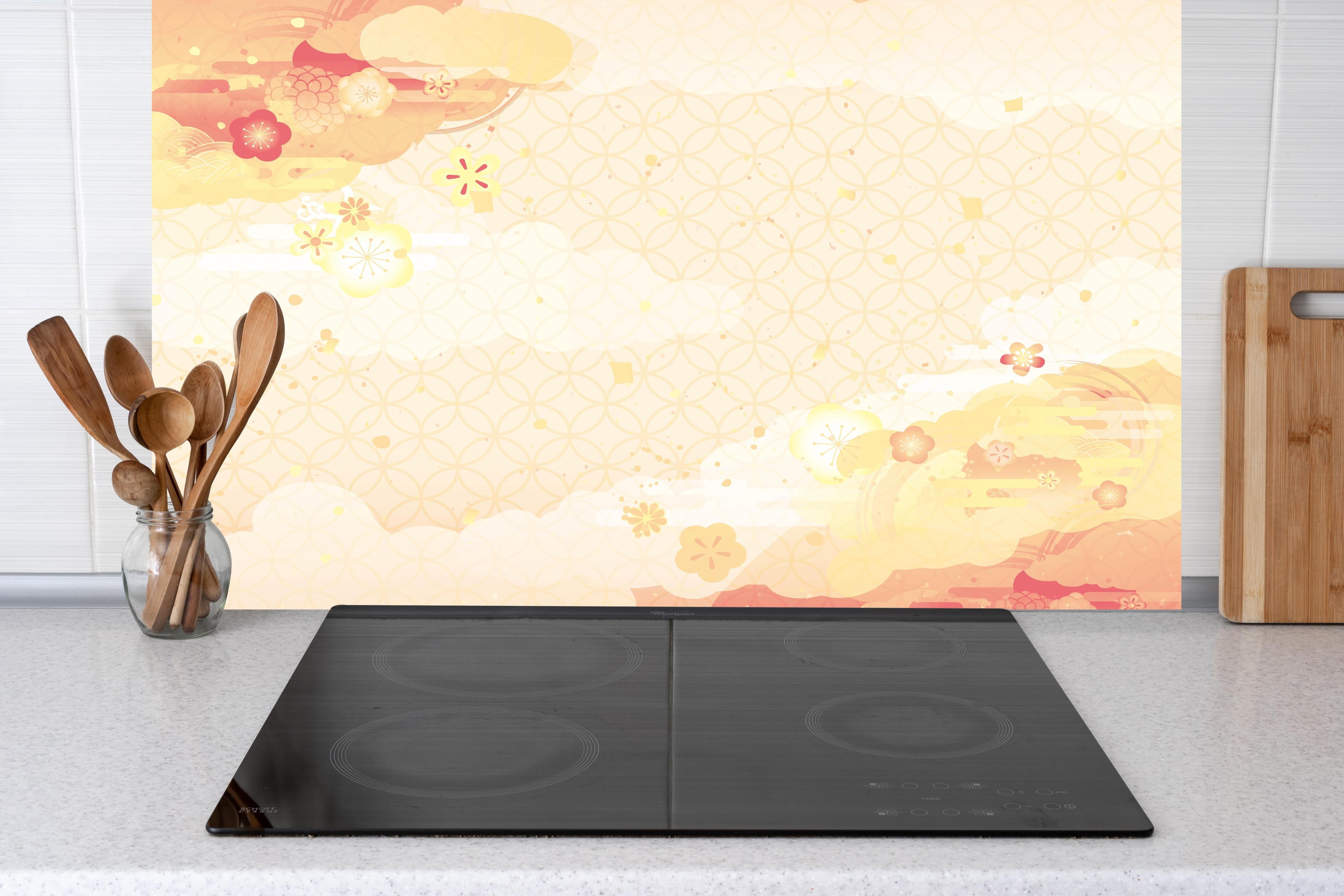 Küche - Beige-Goldene Kirschblüten Illustration hinter weißen Hochglanz-Küchenregalen und schwarzem Wasserhahn