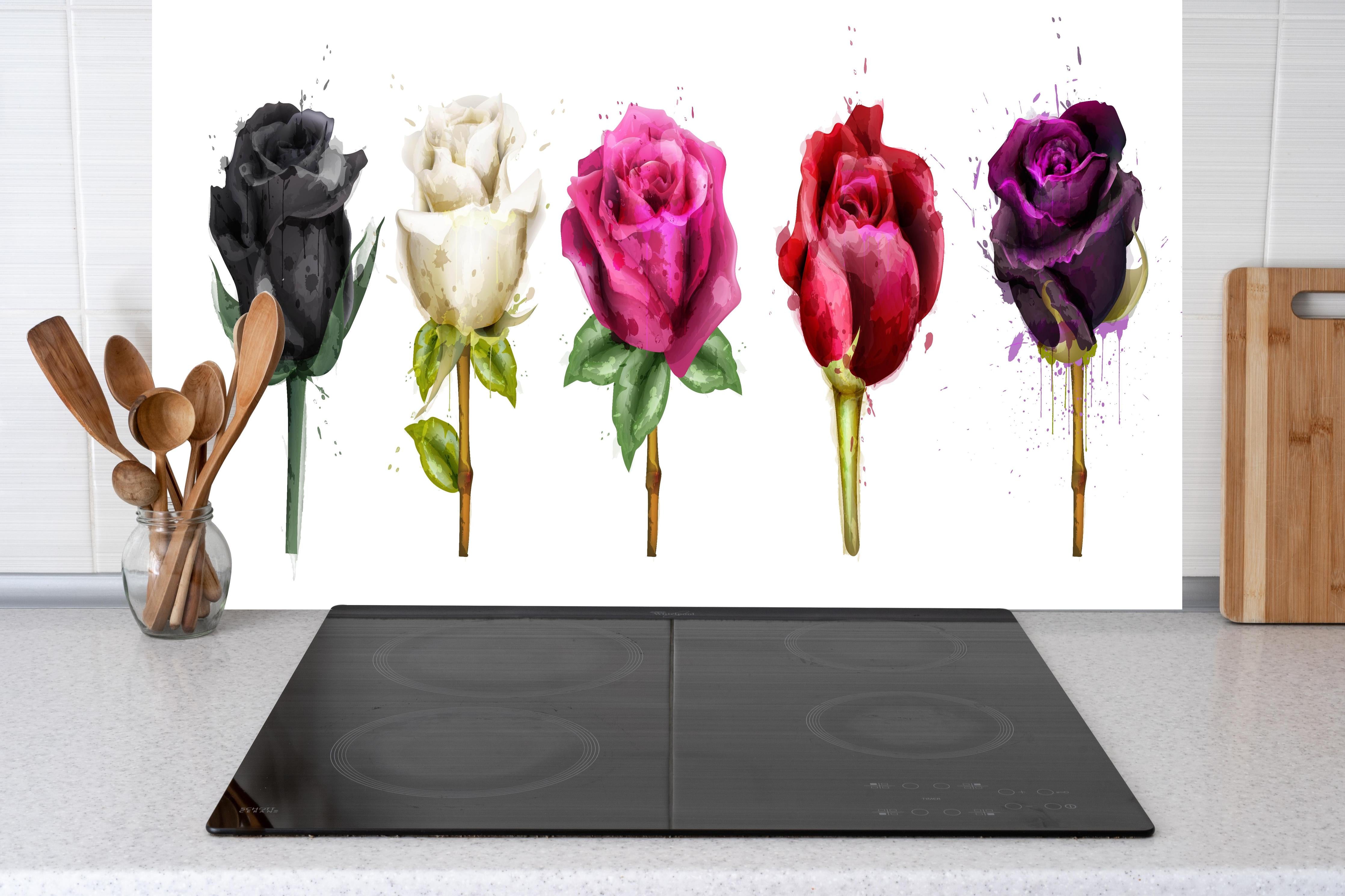 Küche - Bunte Rosen mit farbigen Tropfen hinter weißen Hochglanz-Küchenregalen und schwarzem Wasserhahn