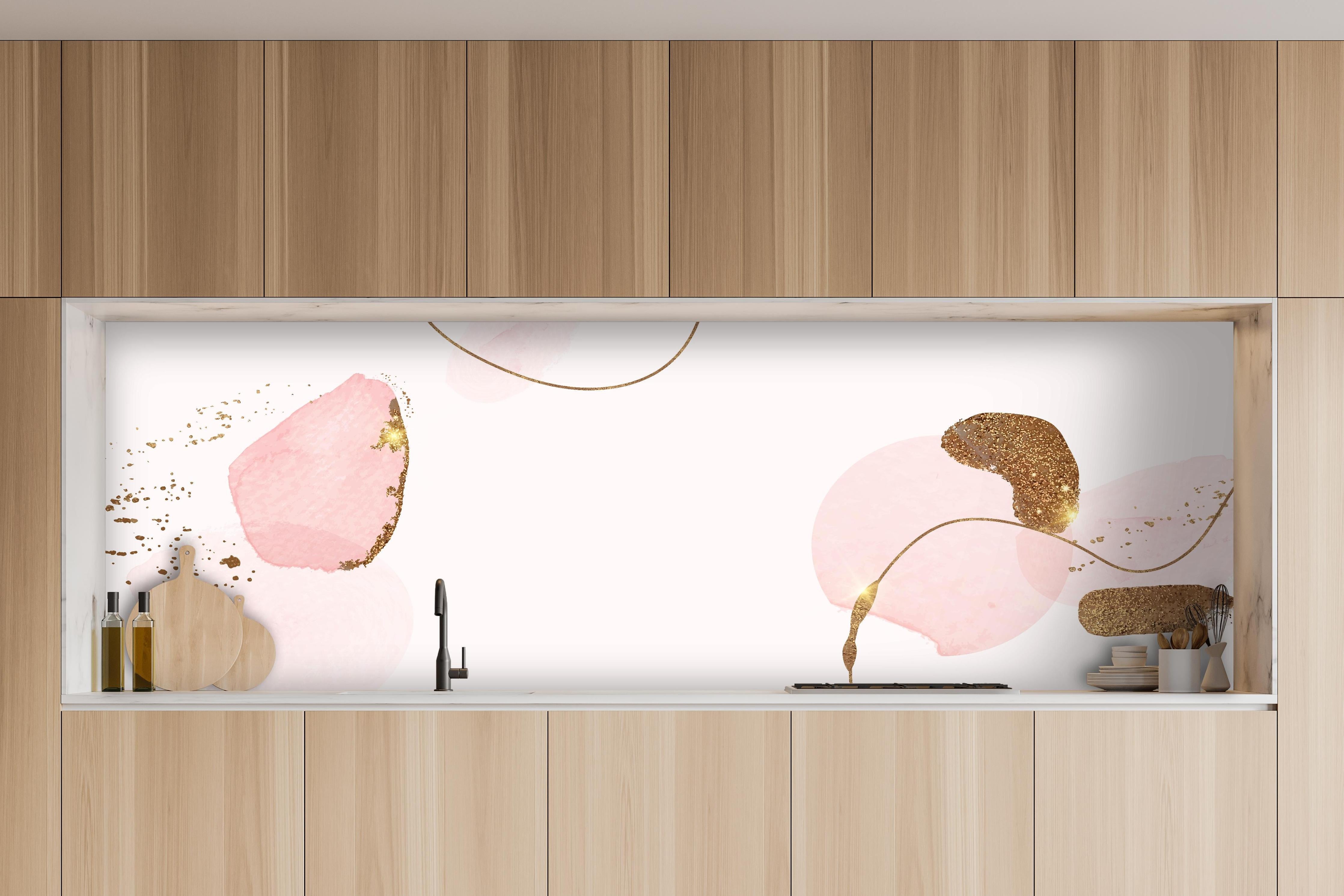Küche - Chic Rosa und Gold Aquarell Kunstwerk hinter weißen Hochglanz-Küchenregalen und schwarzem Wasserhahn