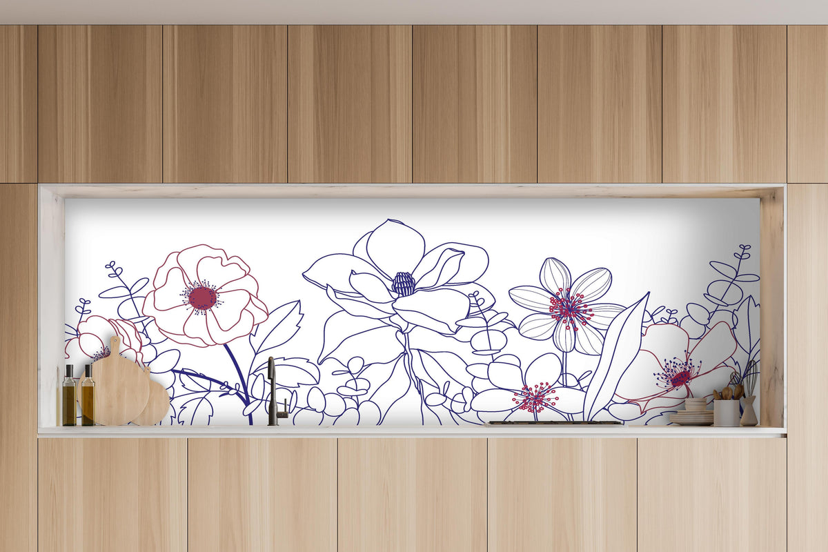 Küche - Dekorative Linienzeichnung von Blumen für Wandgestaltung hinter weißen Hochglanz-Küchenregalen und schwarzem Wasserhahn