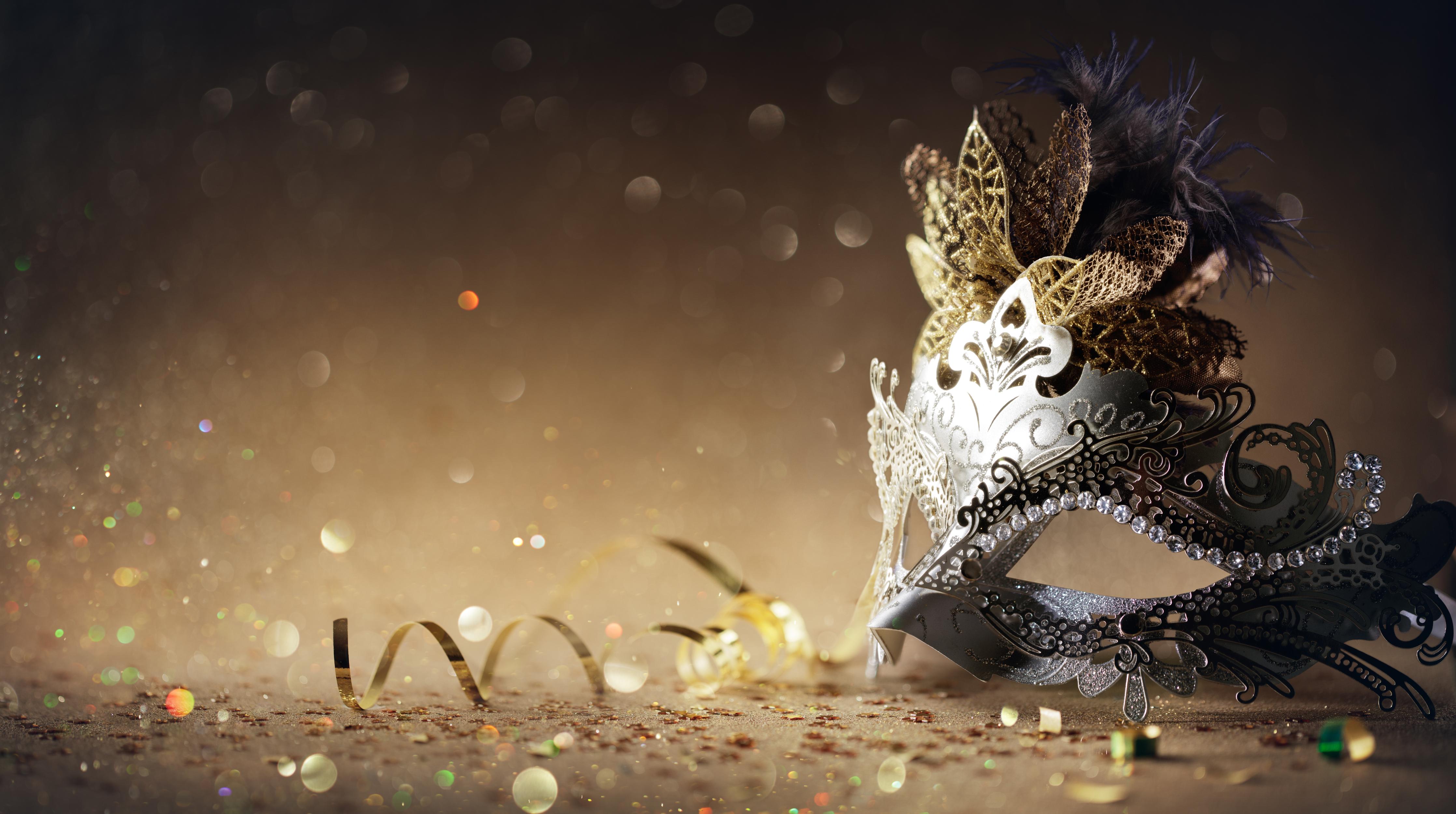 Küchenrückwand-Faschingsmaske mit Glitter