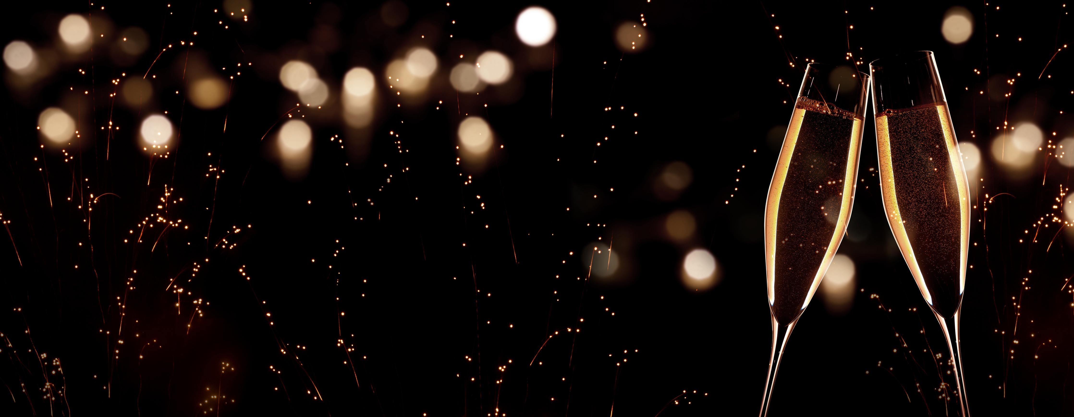 Küchenrückwand-Feierlicher Champagner-Clink bei Jahreswechsel