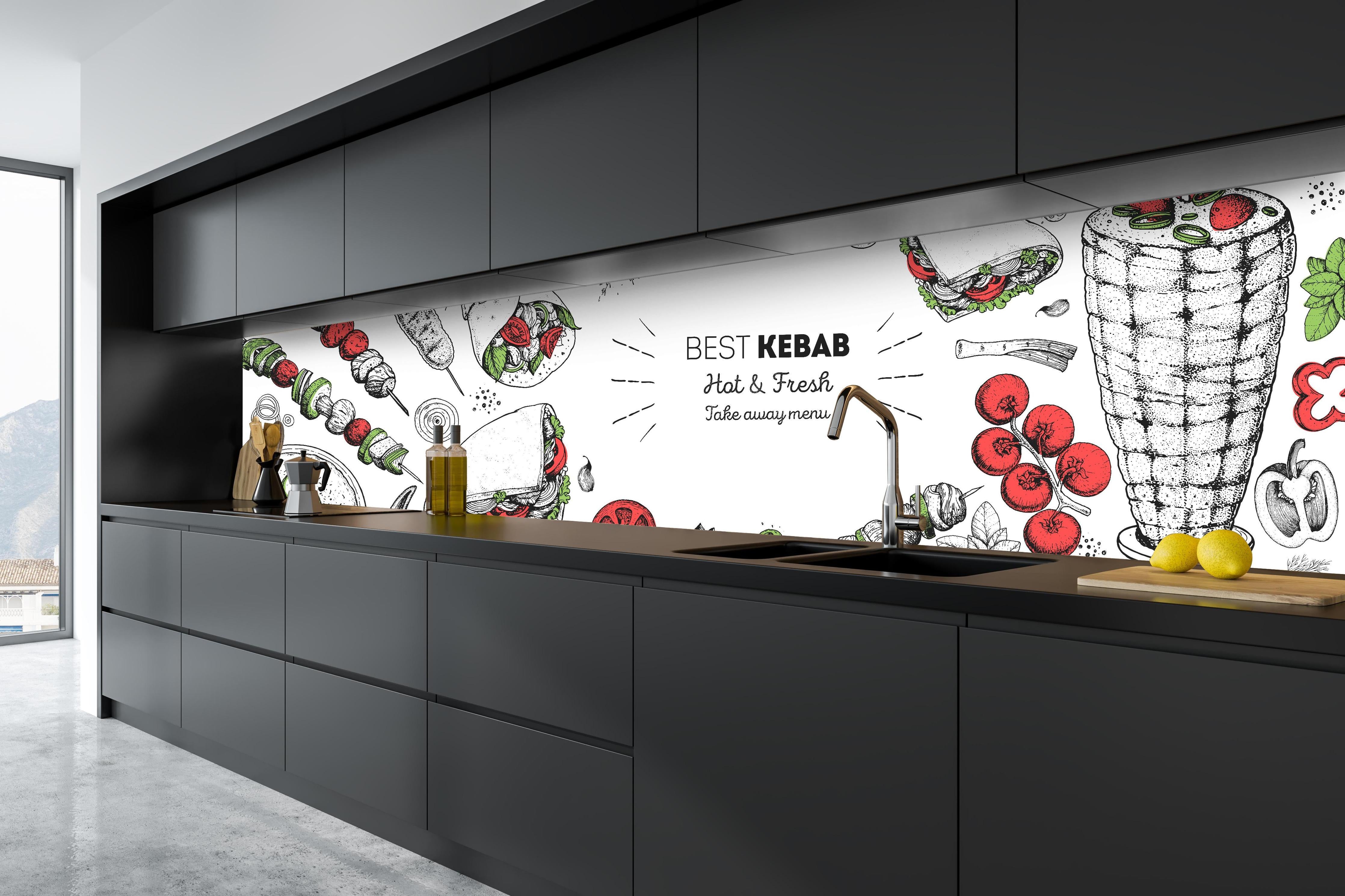 Küche - Frisches Kebab Design mit Gemüseillustration hinter weißen Hochglanz-Küchenregalen und schwarzem Wasserhahn