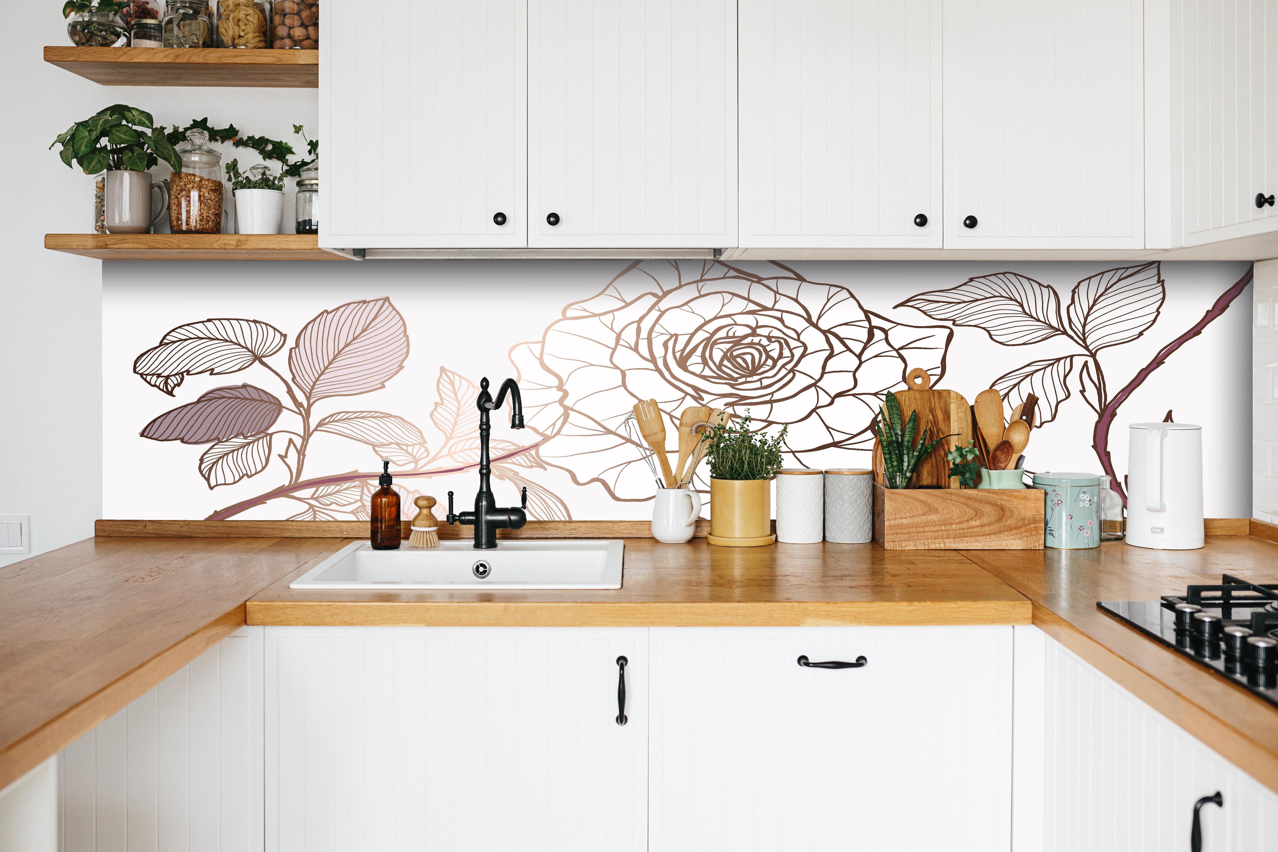 Küche - Gezeichnete Sepia Rose mit Linienkunst hinter weißen Hochglanz-Küchenregalen und schwarzem Wasserhahn
