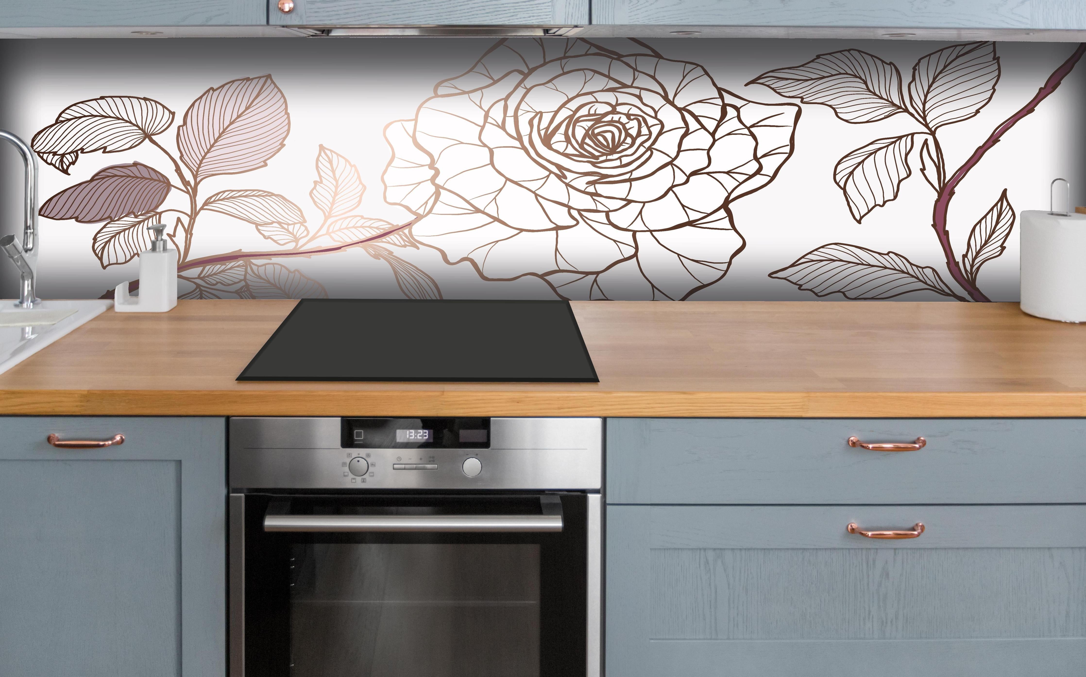 Küche - Gezeichnete Sepia Rose mit Linienkunst hinter weißen Hochglanz-Küchenregalen und schwarzem Wasserhahn