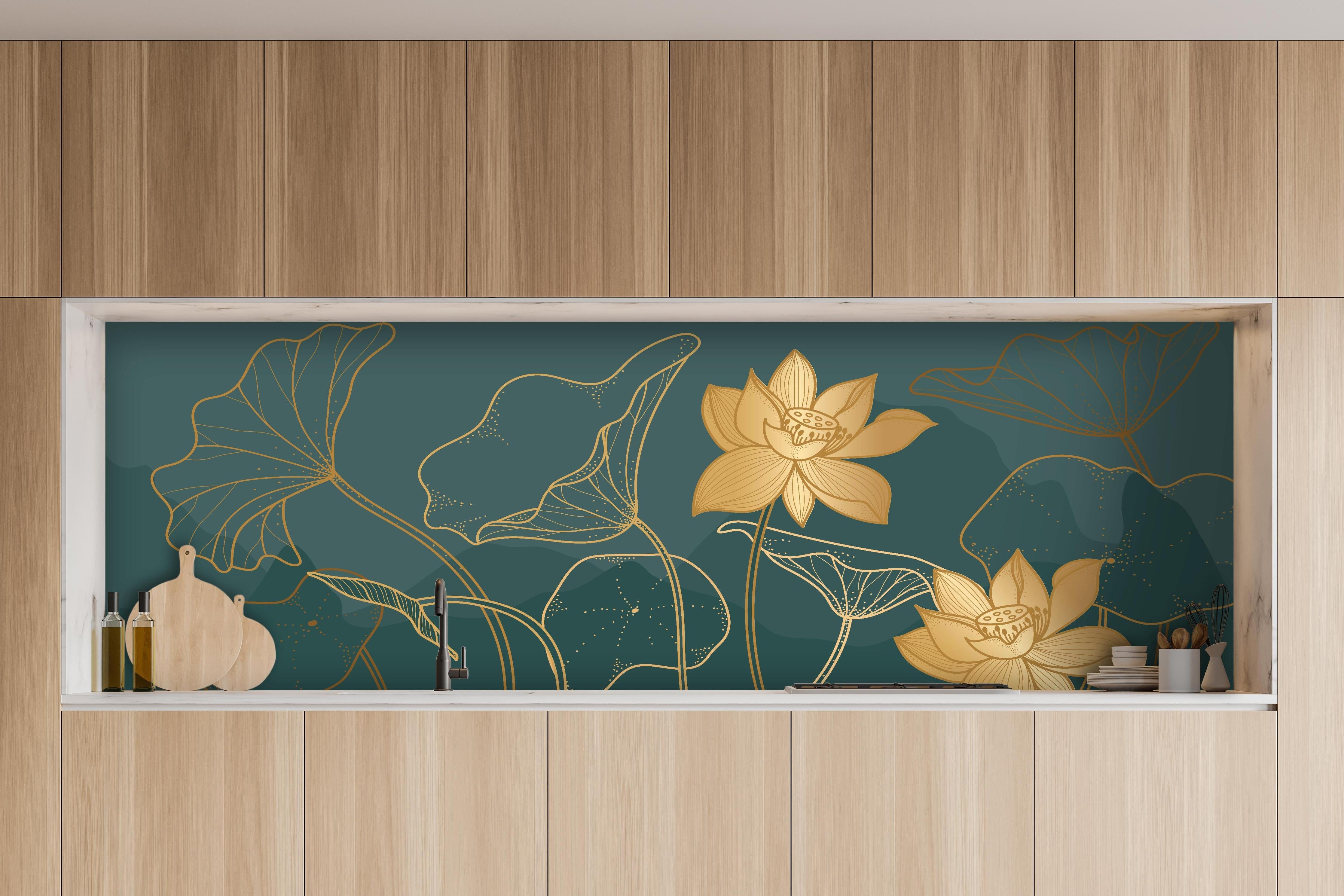 Küche - Gold Lotus Kunstwerk mit dunklem Hintergrund hinter weißen Hochglanz-Küchenregalen und schwarzem Wasserhahn
