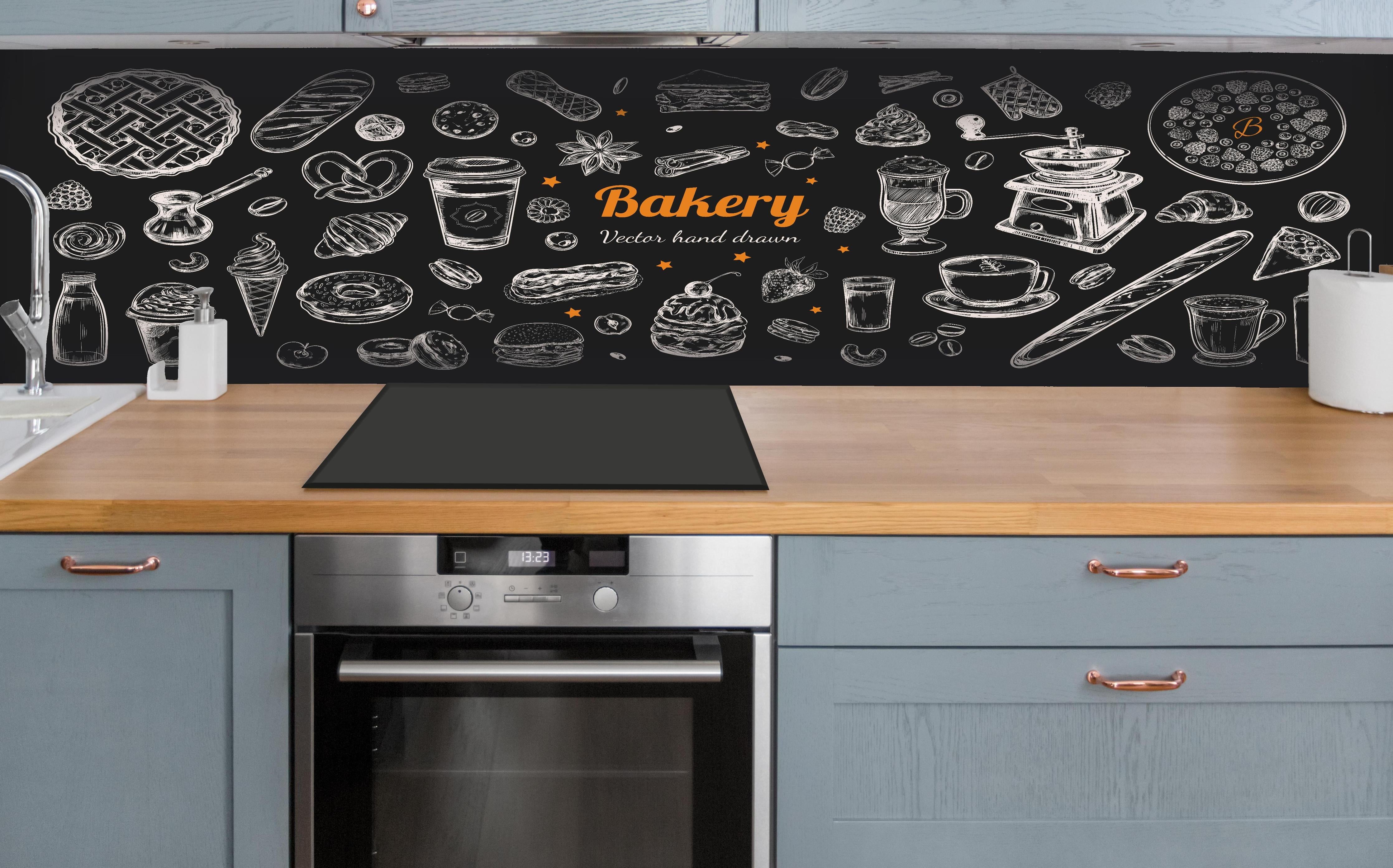 Küche - Handgezeichnete Bäckerei-Motivillustration hinter weißen Hochglanz-Küchenregalen und schwarzem Wasserhahn