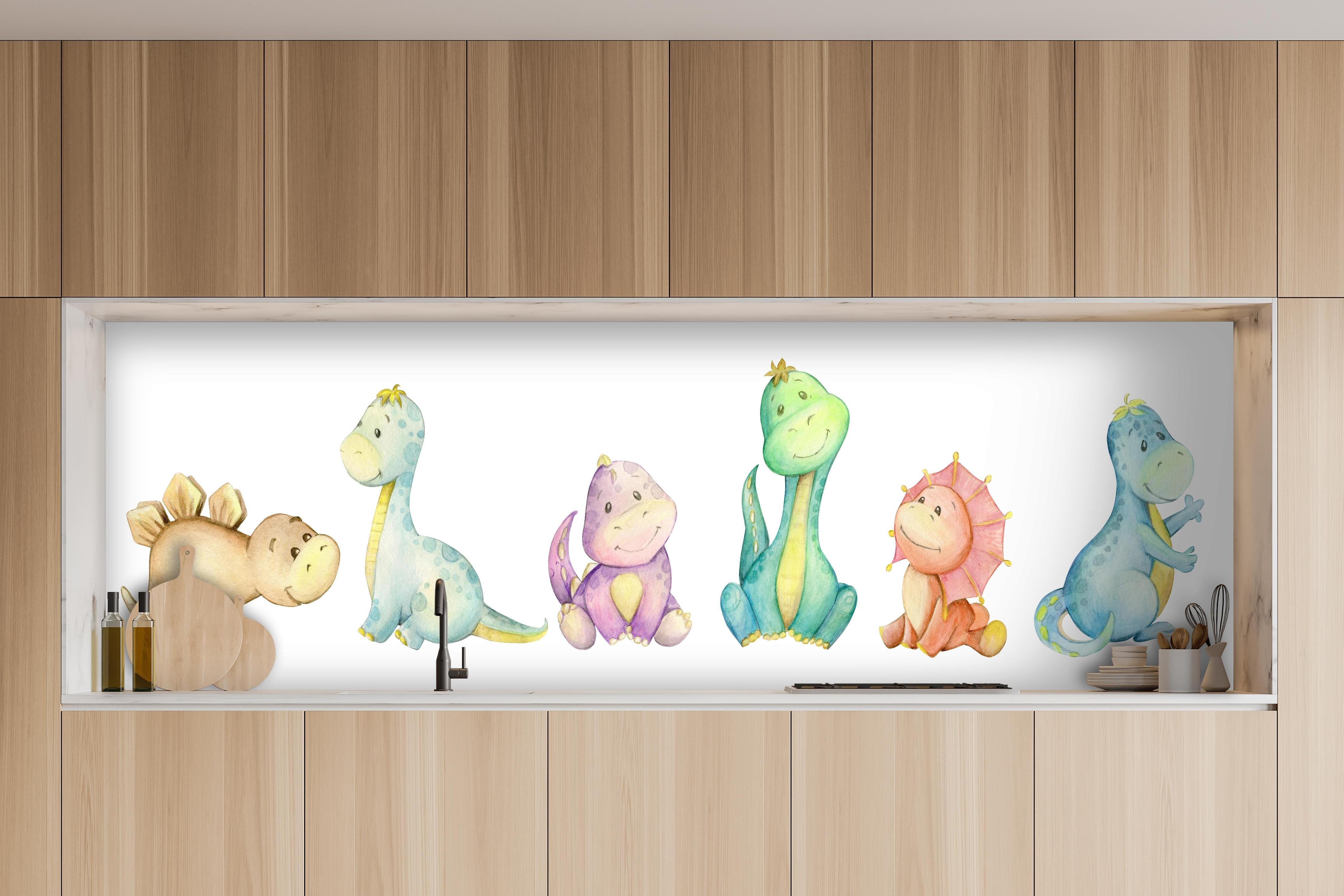 Küche - Kindliche Dinosaurier hinter weißen Hochglanz-Küchenregalen und schwarzem Wasserhahn