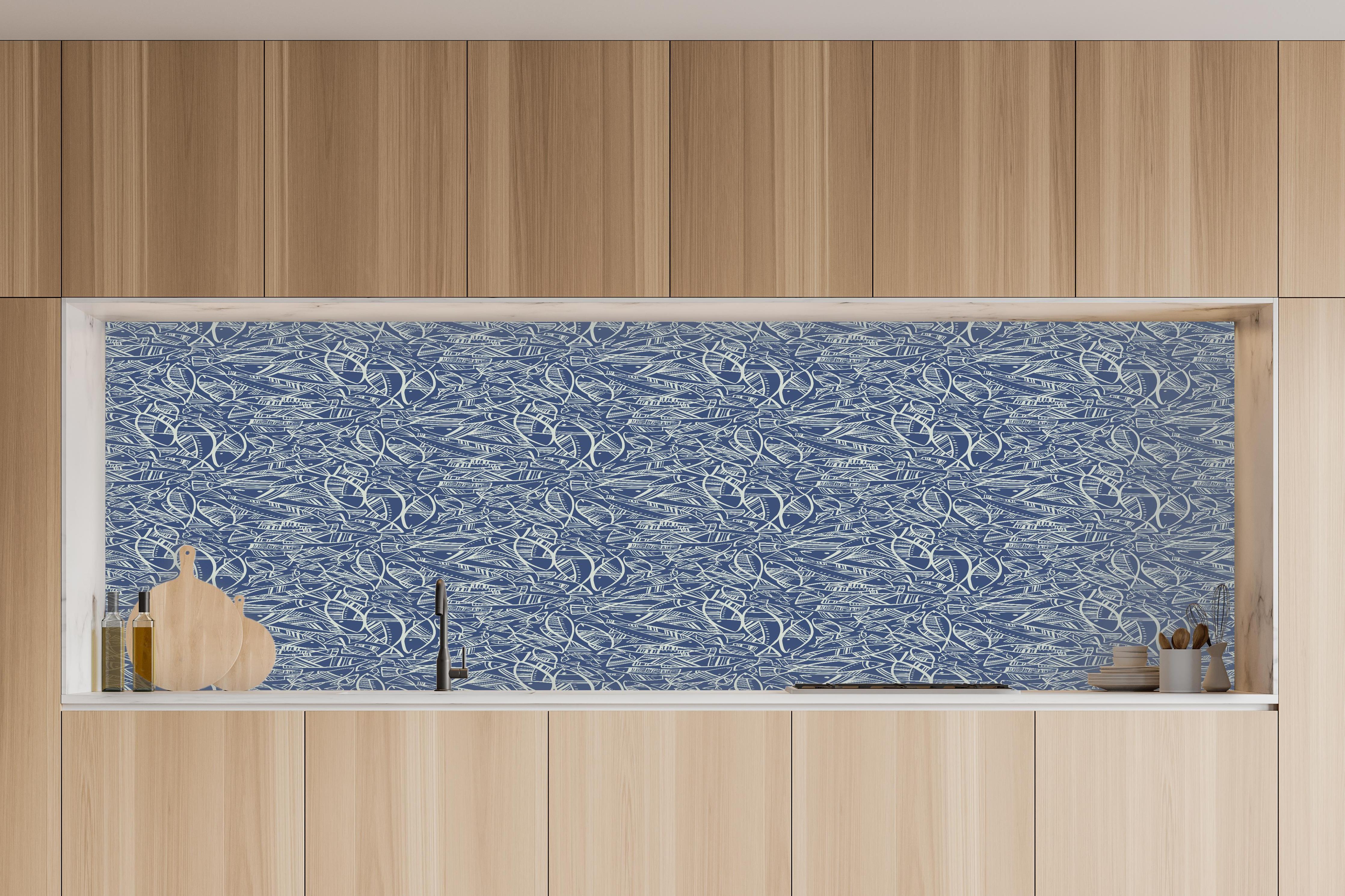 Küche - Abstraktes Fischmuster Blau in charakteristischer Vollholz-Küche mit modernem Gasherd