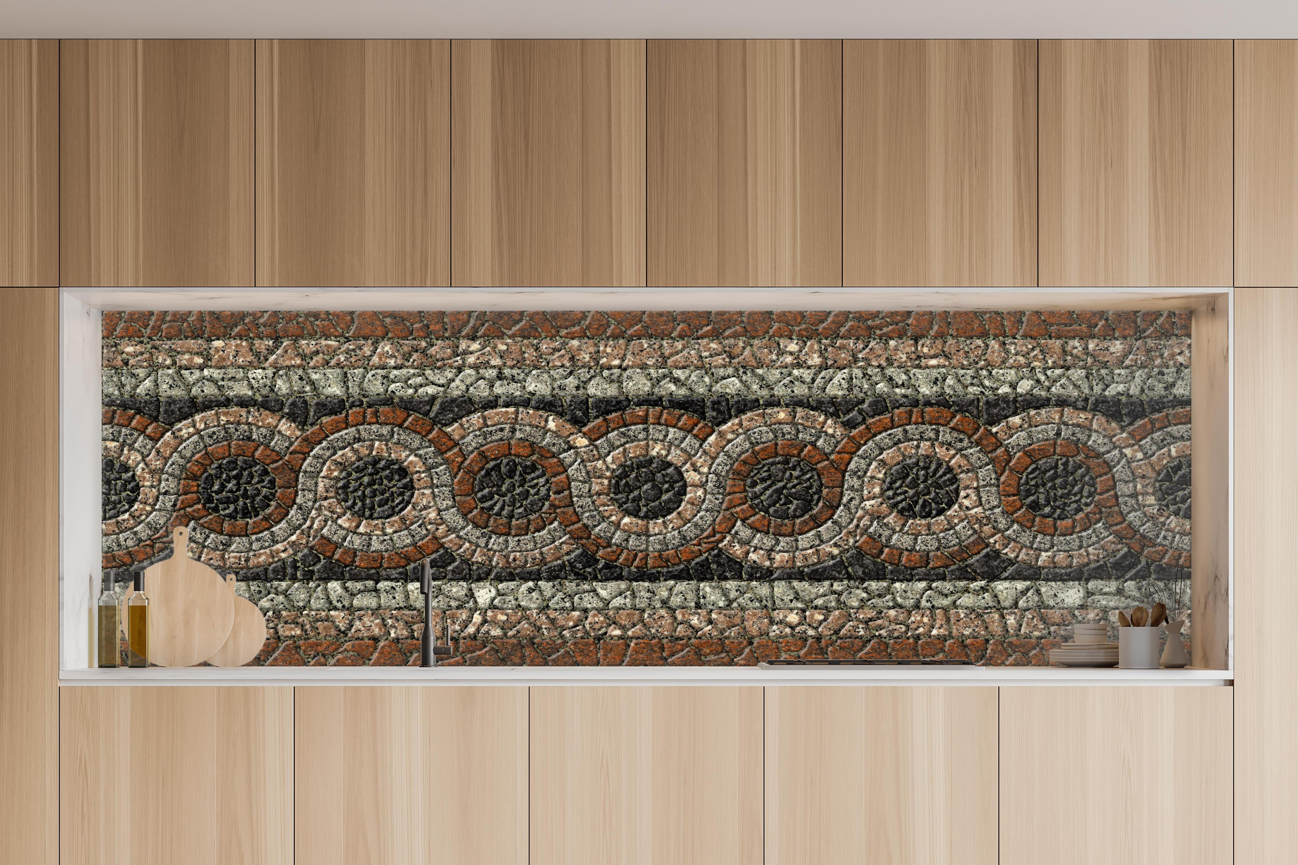 Küche - Braun-Beige Steinmosaik Bordüre in charakteristischer Vollholz-Küche mit modernem Gasherd