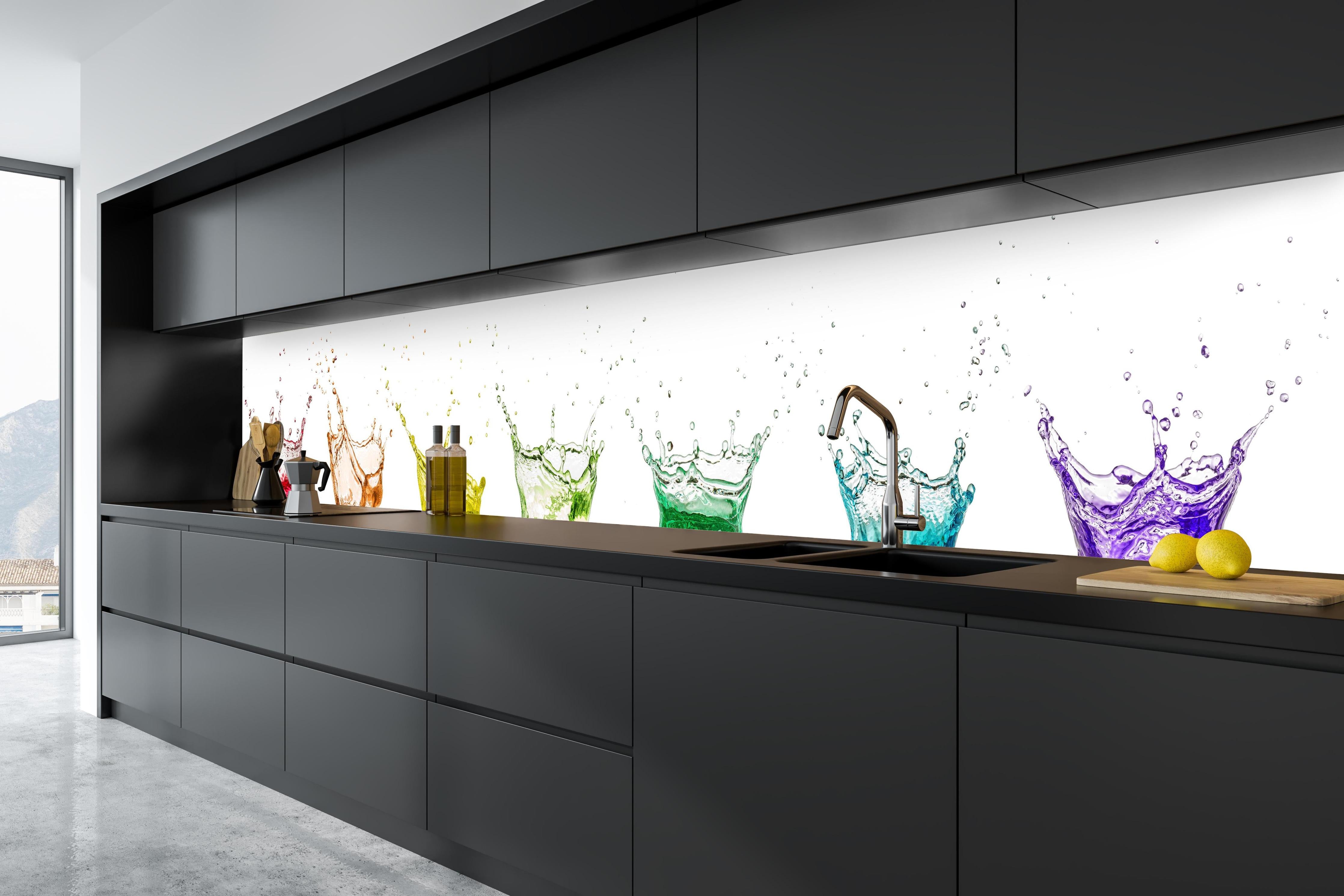 Küche - Bunte Wasserspritzer in tiefschwarzer matt-premium Einbauküche