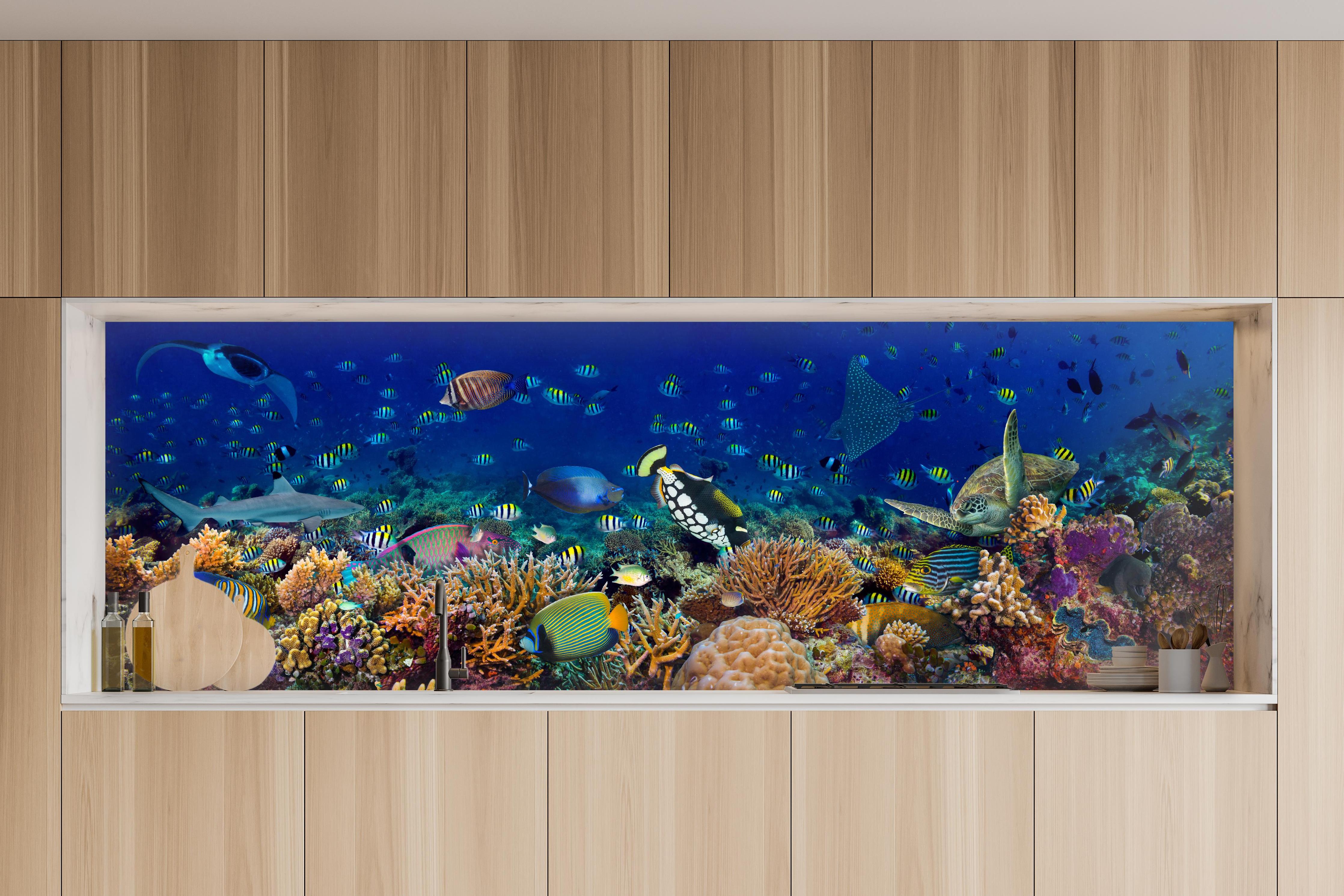 Küche - Buntes Korallenriff Blau-Türkis in charakteristischer Vollholz-Küche mit modernem Gasherd