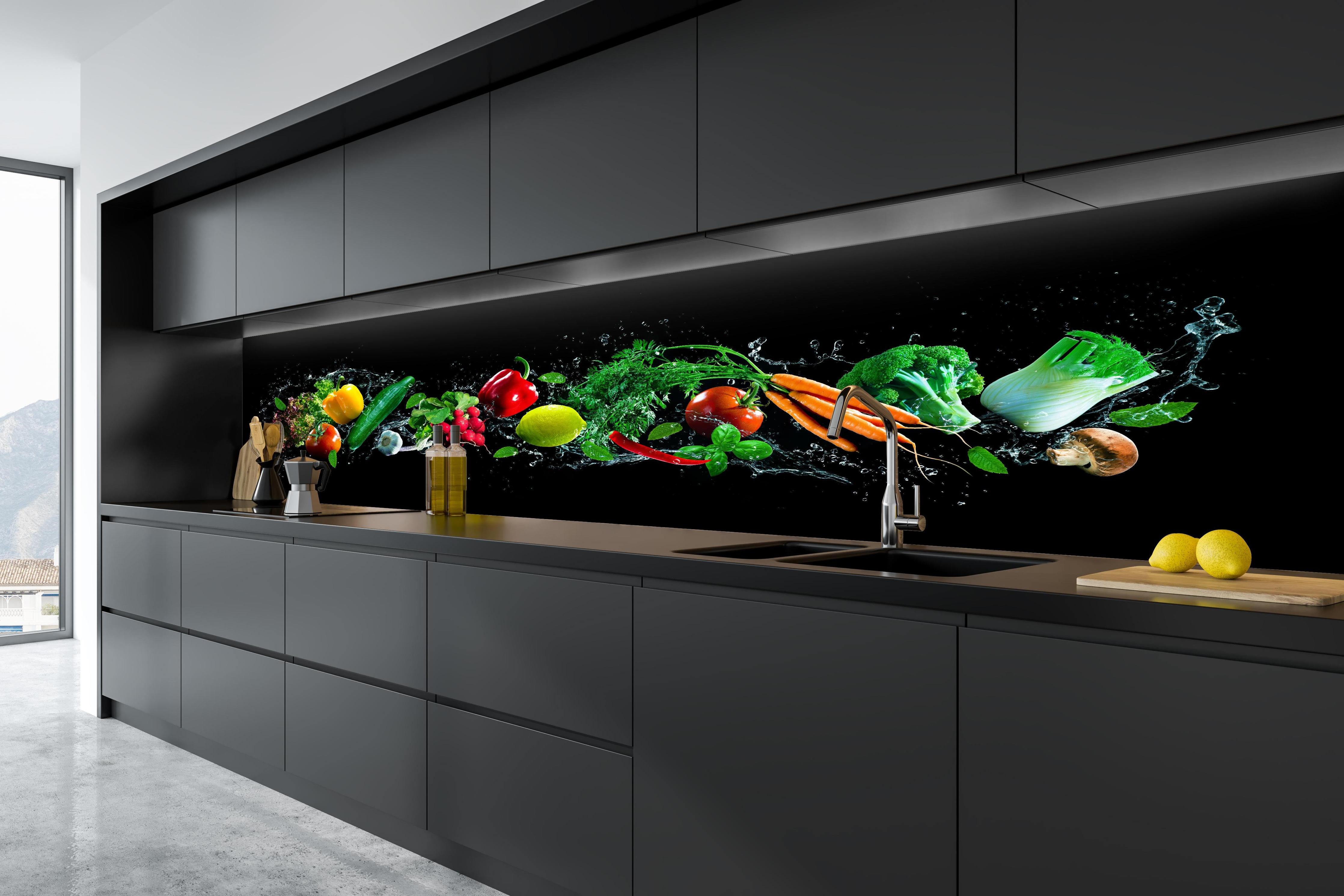 Küche - Buntes Obst auf schwarzem Hintergrund in tiefschwarzer matt-premium Einbauküche