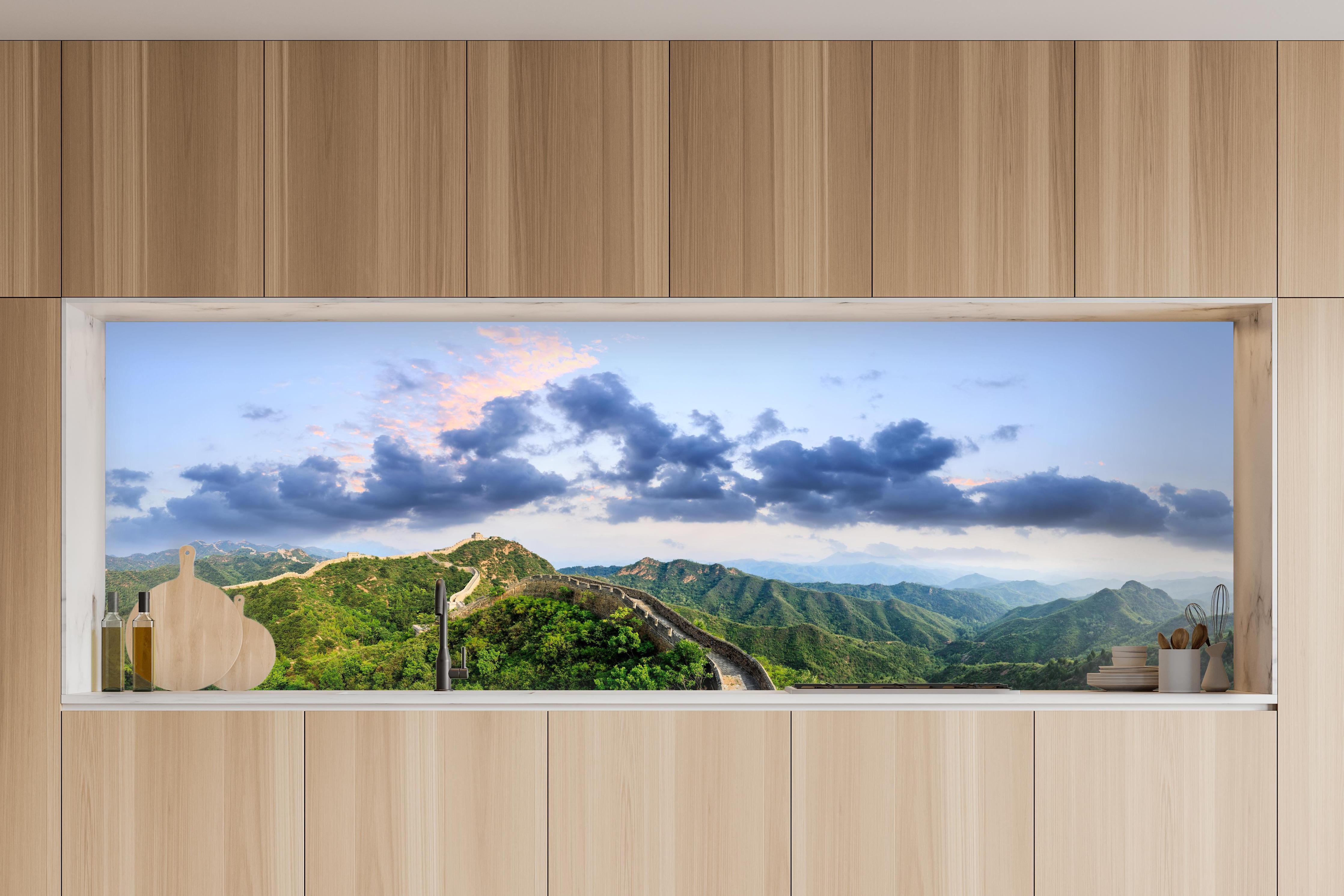 Küche - Chinesische Mauer Panorama Grün-Blau in charakteristischer Vollholz-Küche mit modernem Gasherd