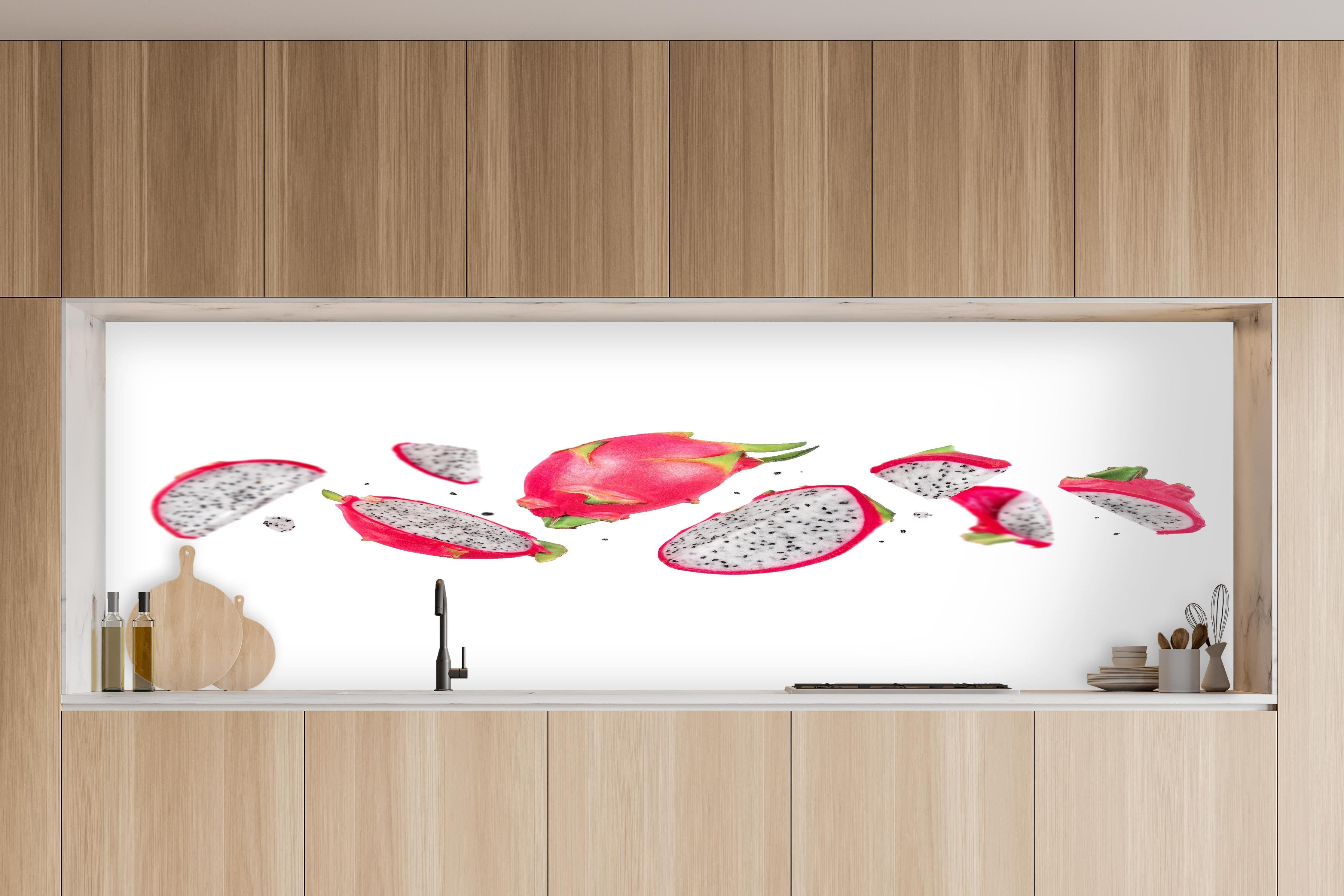 Küche - Drachenfrucht Pink Weiß in charakteristischer Vollholz-Küche mit modernem Gasherd