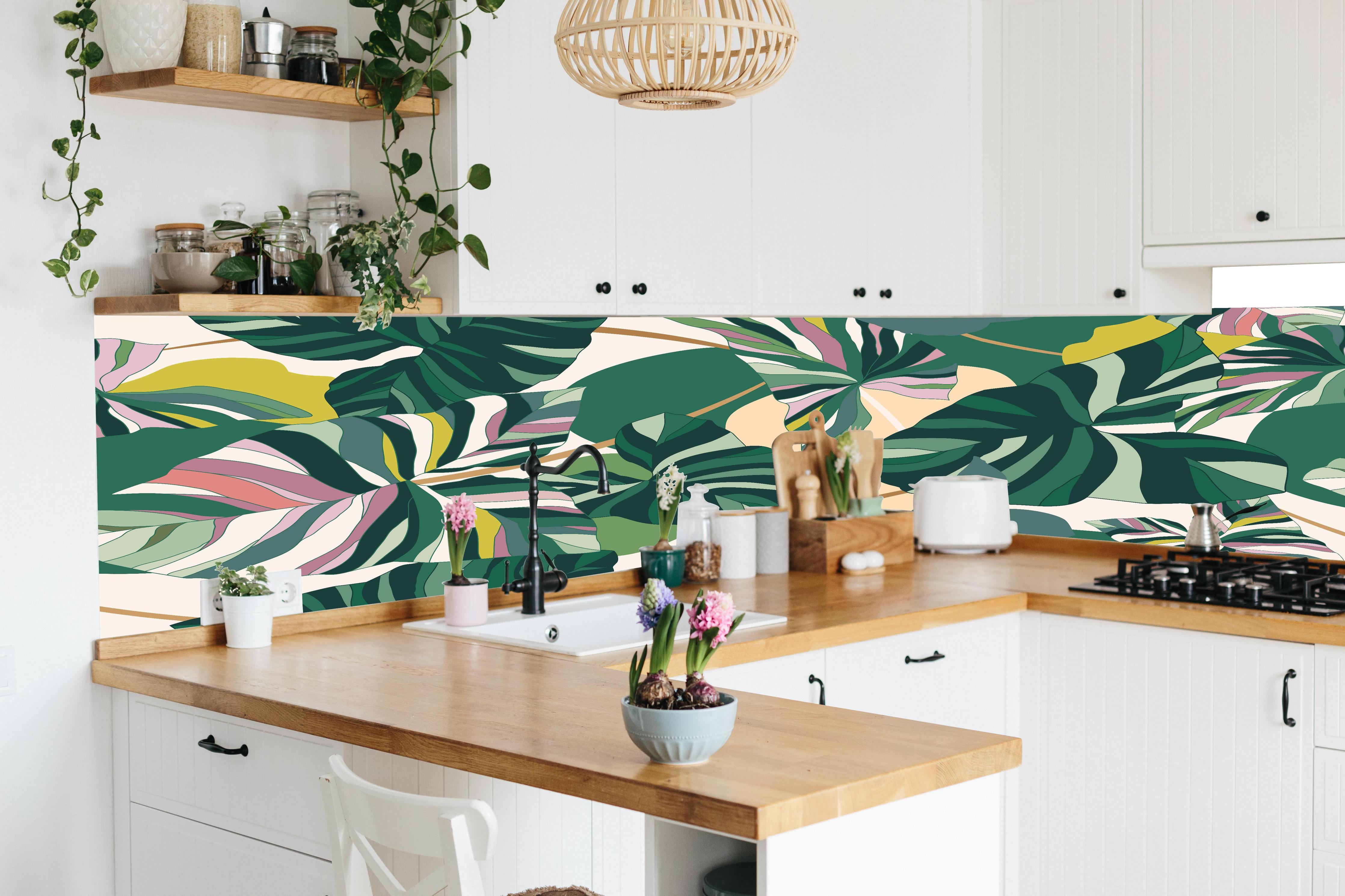 Küche - Exotisches Monstera Blattdesign in lebendiger Küche mit bunten Blumen