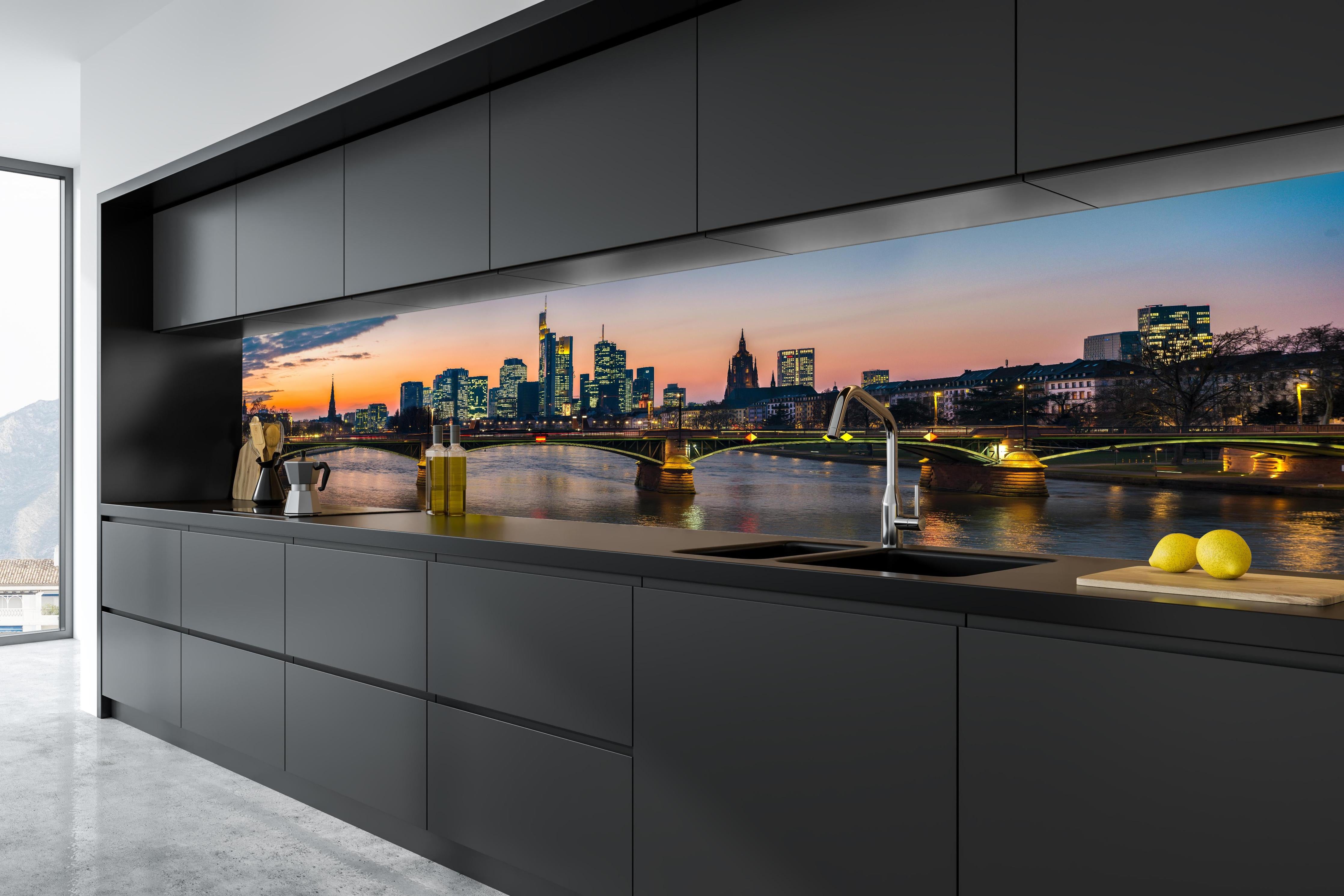 Küche - Frankfurt Skyline Sonnenuntergang in tiefschwarzer matt-premium Einbauküche