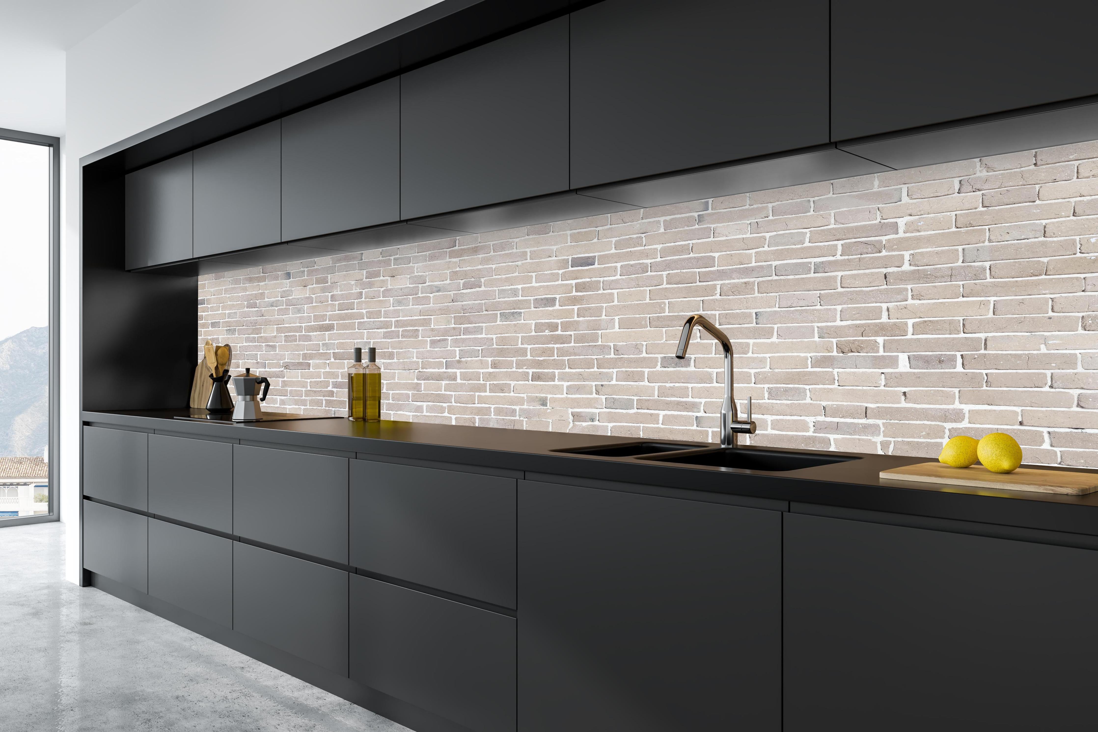 Küche - Helle Beige-Grau Ziegelstruktur in tiefschwarzer matt-premium Einbauküche