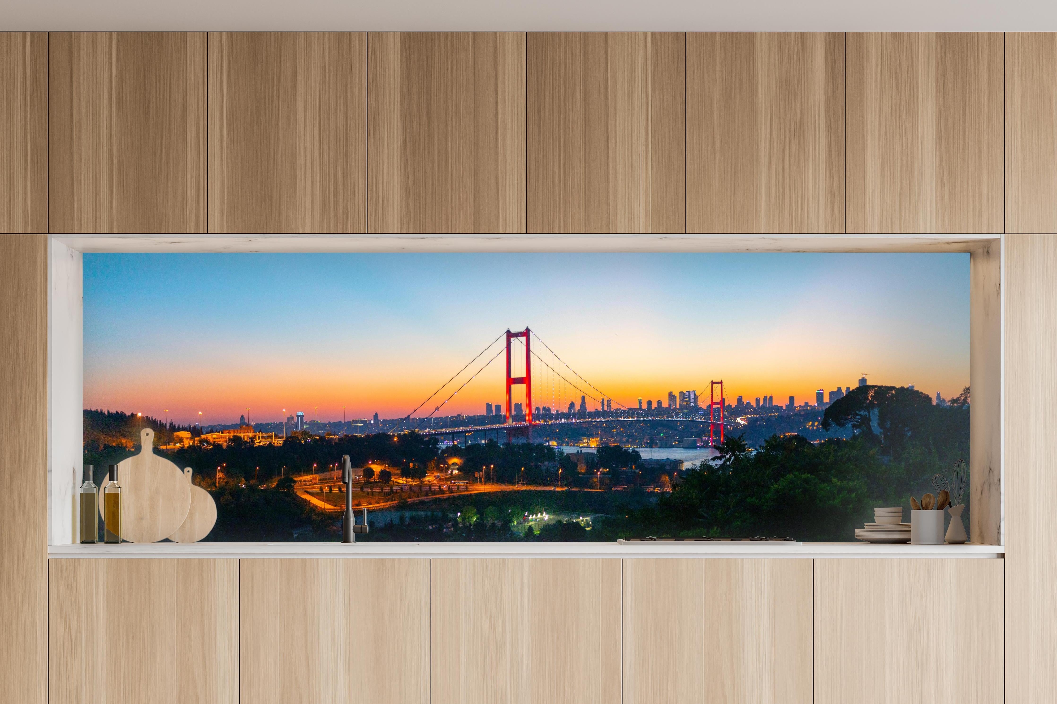 Küche - Istanbul Skyline Sonnenuntergang in charakteristischer Vollholz-Küche mit modernem Gasherd