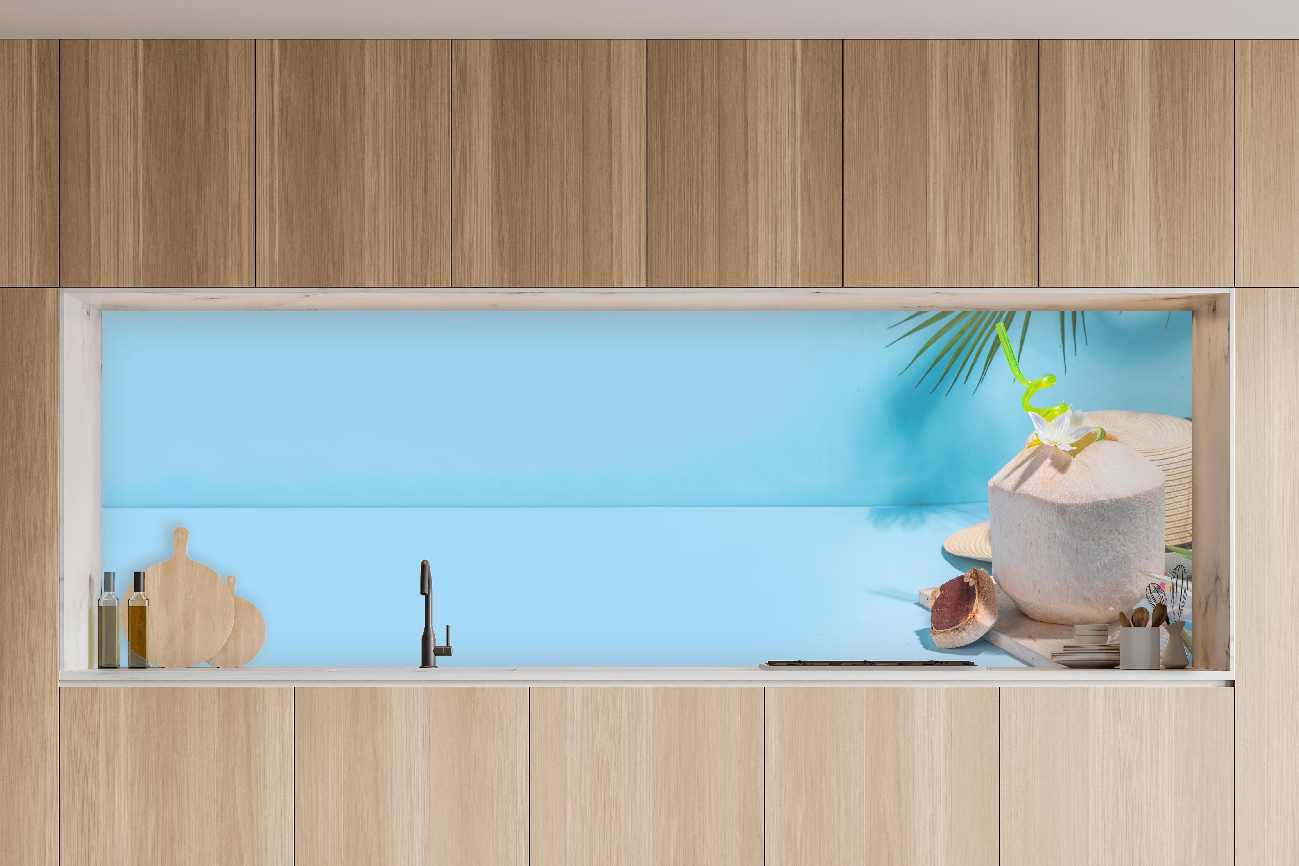 Küche - Kokosnuss-Limette Strandmotiv Blau in charakteristischer Vollholz-Küche mit modernem Gasherd