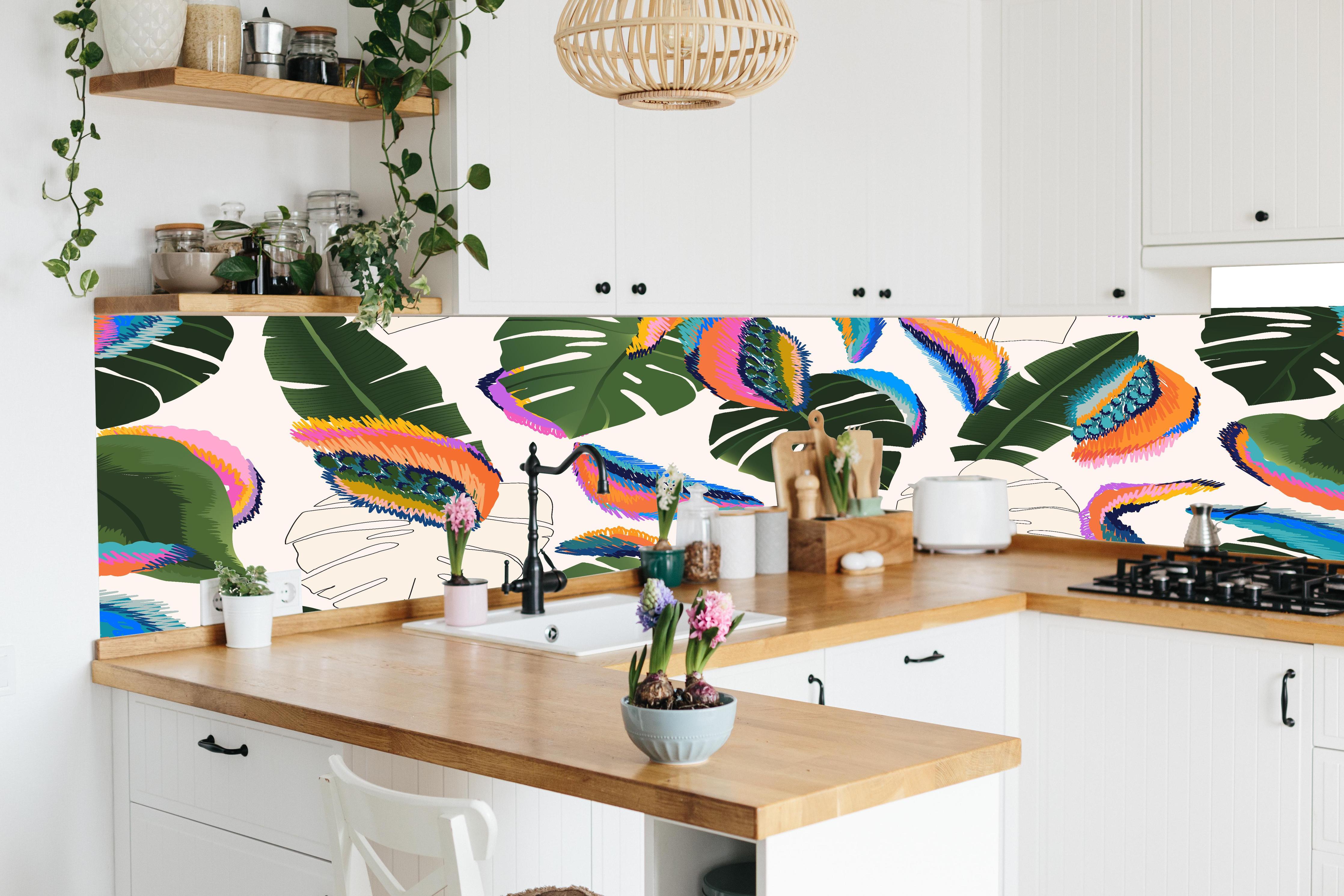 Küche - Monstera Tropic Bunte Blätter in lebendiger Küche mit bunten Blumen