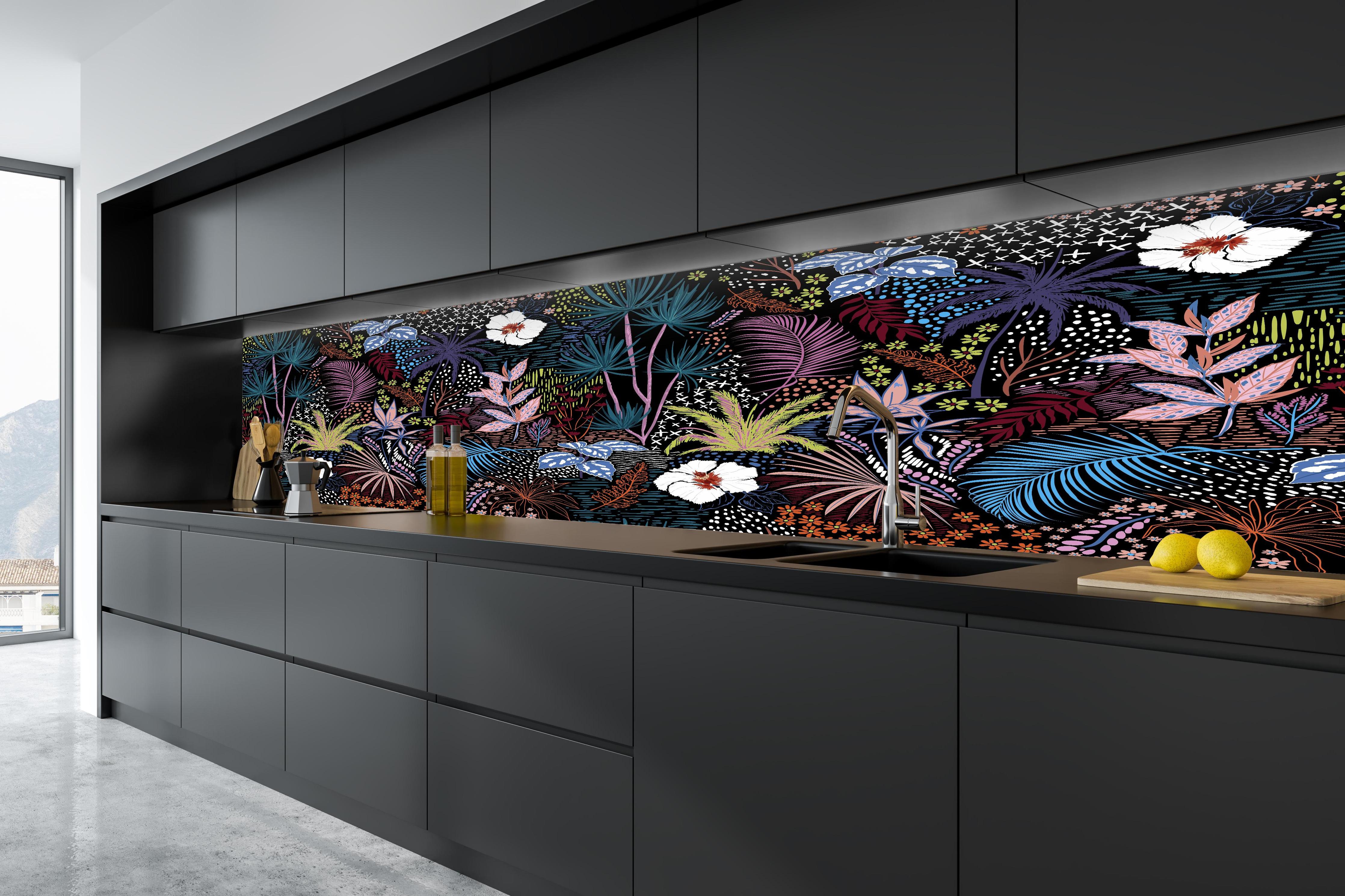 Küche - Mystic Tropic Pflanzenmuster in tiefschwarzer matt-premium Einbauküche