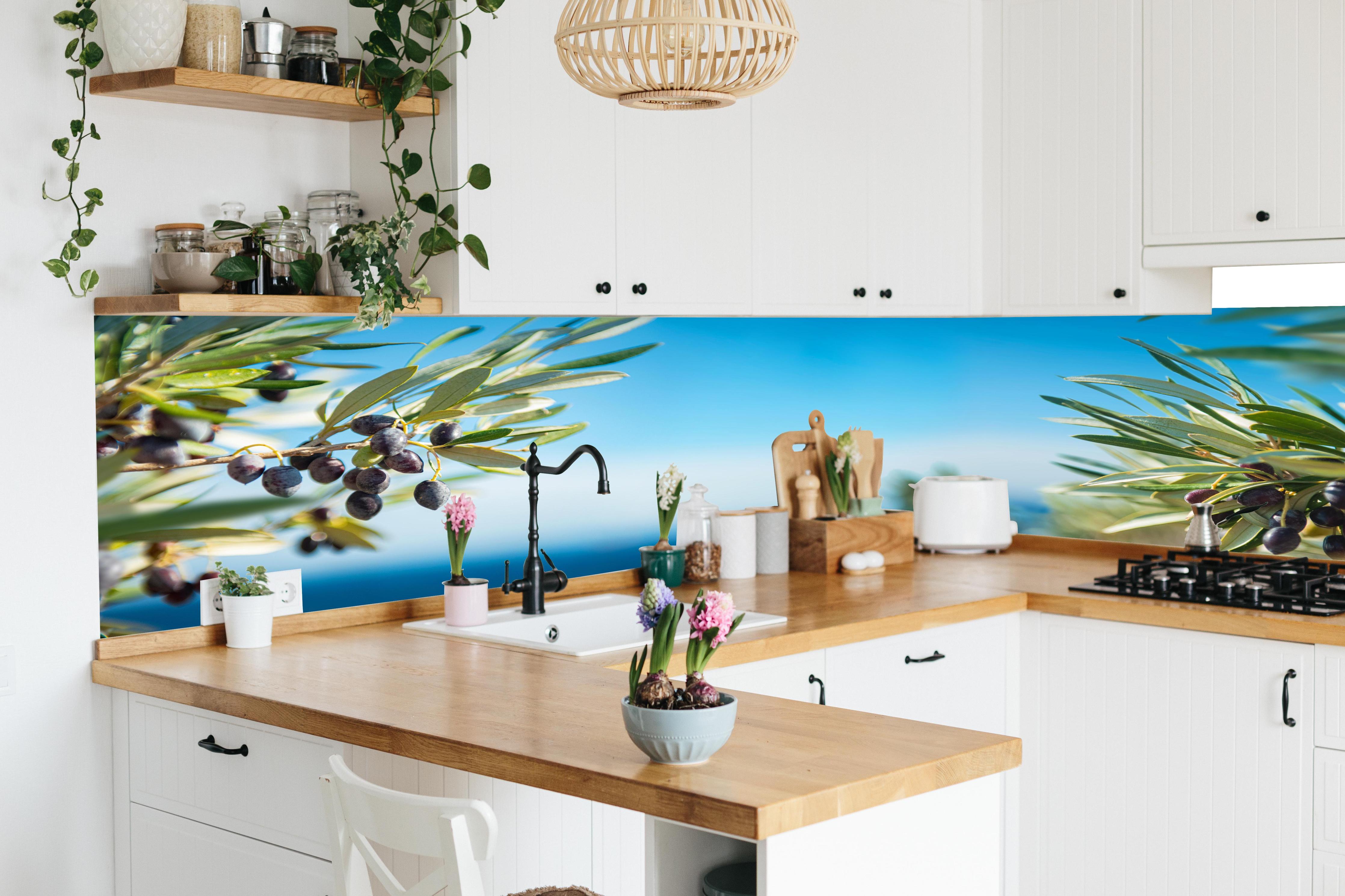 Küche - Olivenzweig am Meer Blau-Grün in lebendiger Küche mit bunten Blumen