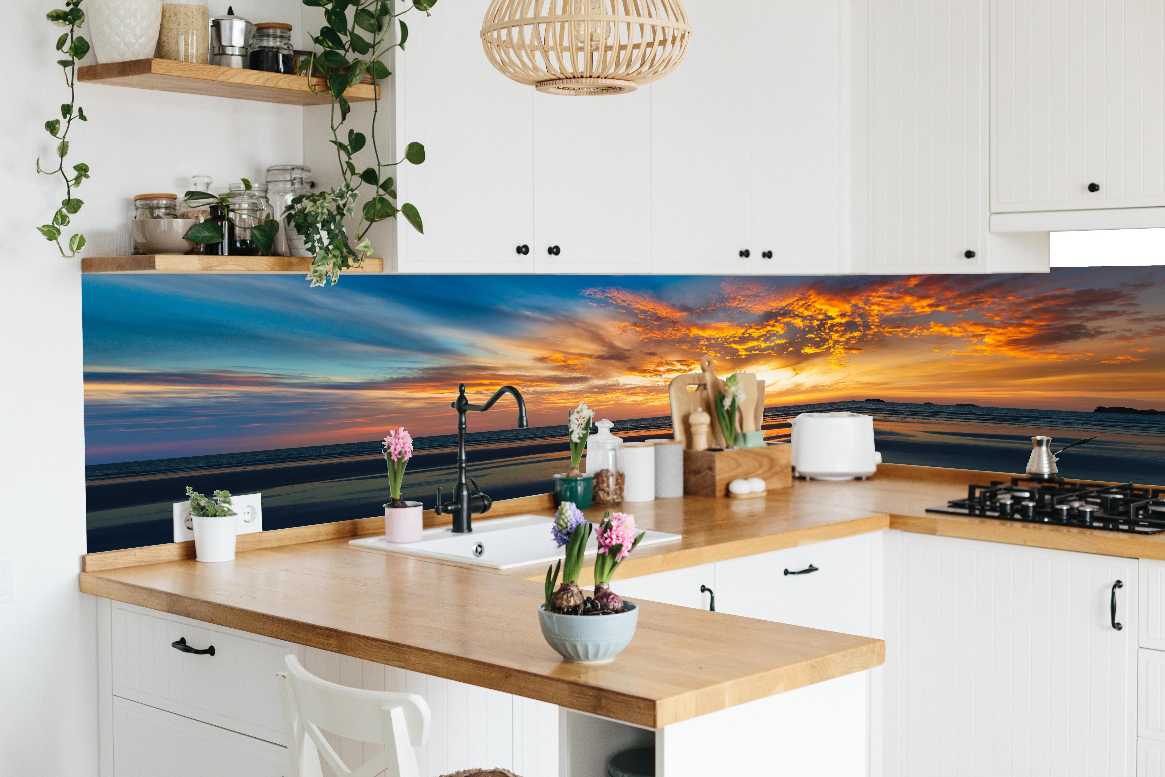 Küche - Panorama Sonnenuntergang am Meer in lebendiger Küche mit bunten Blumen