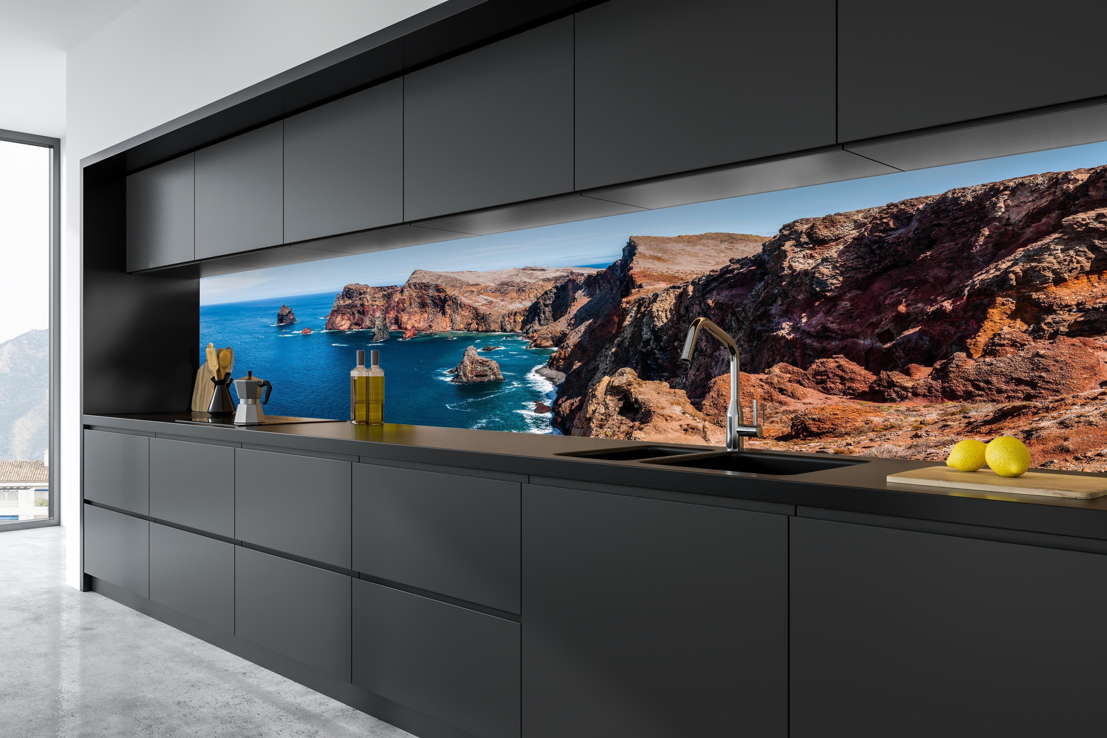 Küche - Portugal Felsklippen, Tiefes Blau in tiefschwarzer matt-premium Einbauküche