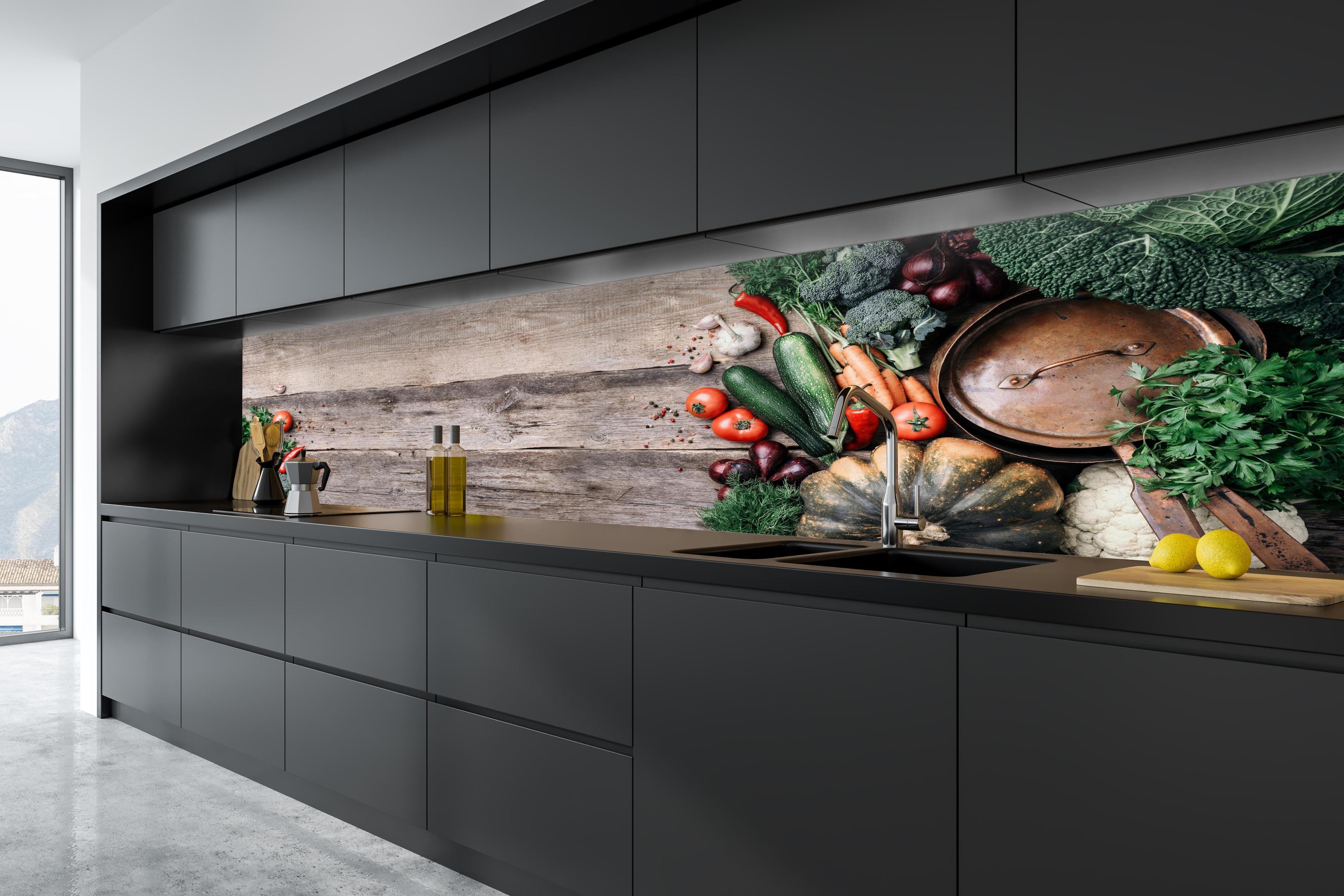 Küche - Rustikales Gemüse-Stillleben in tiefschwarzer matt-premium Einbauküche