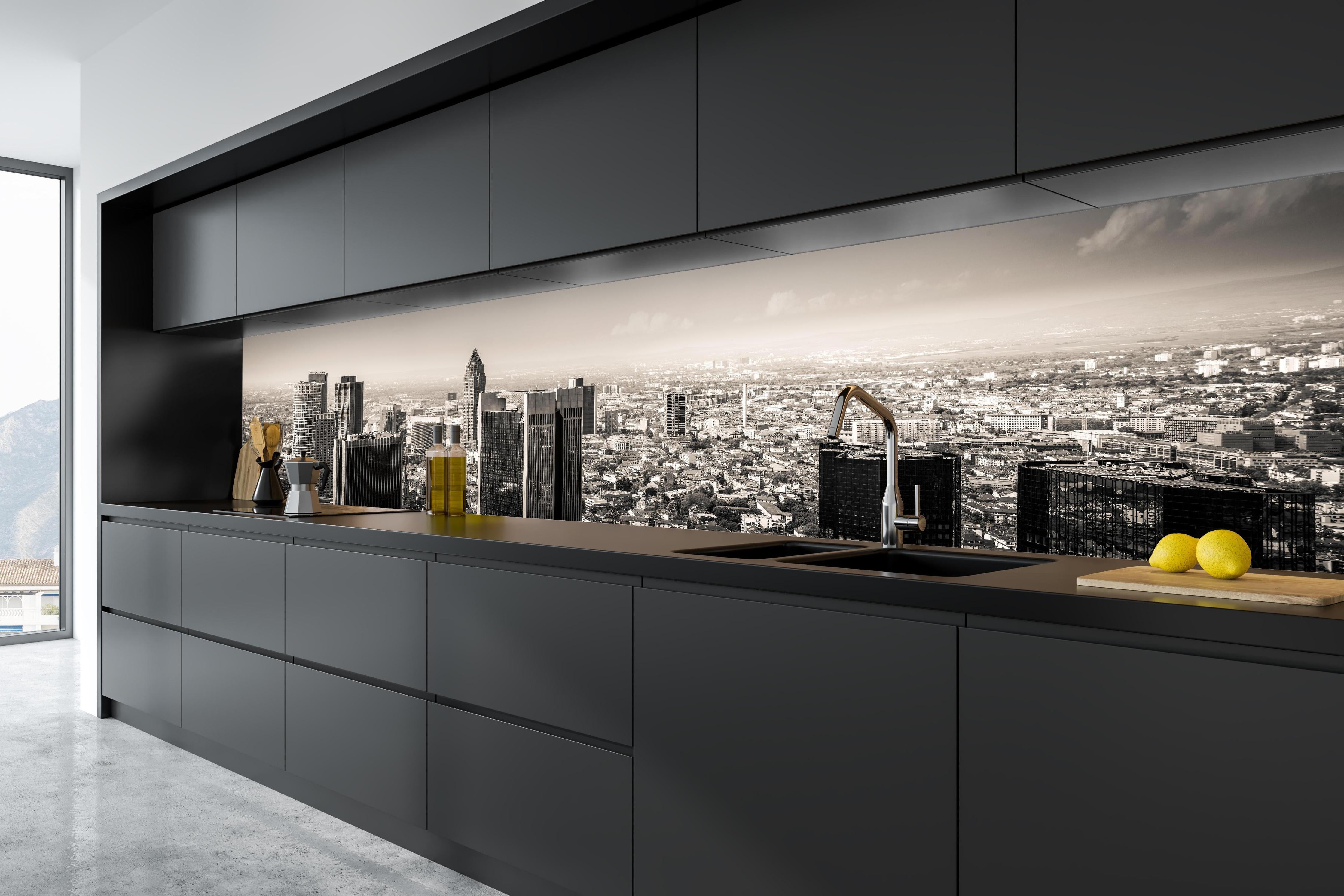 Küche - Schwarz-Weiß Skyline Panorama in tiefschwarzer matt-premium Einbauküche
