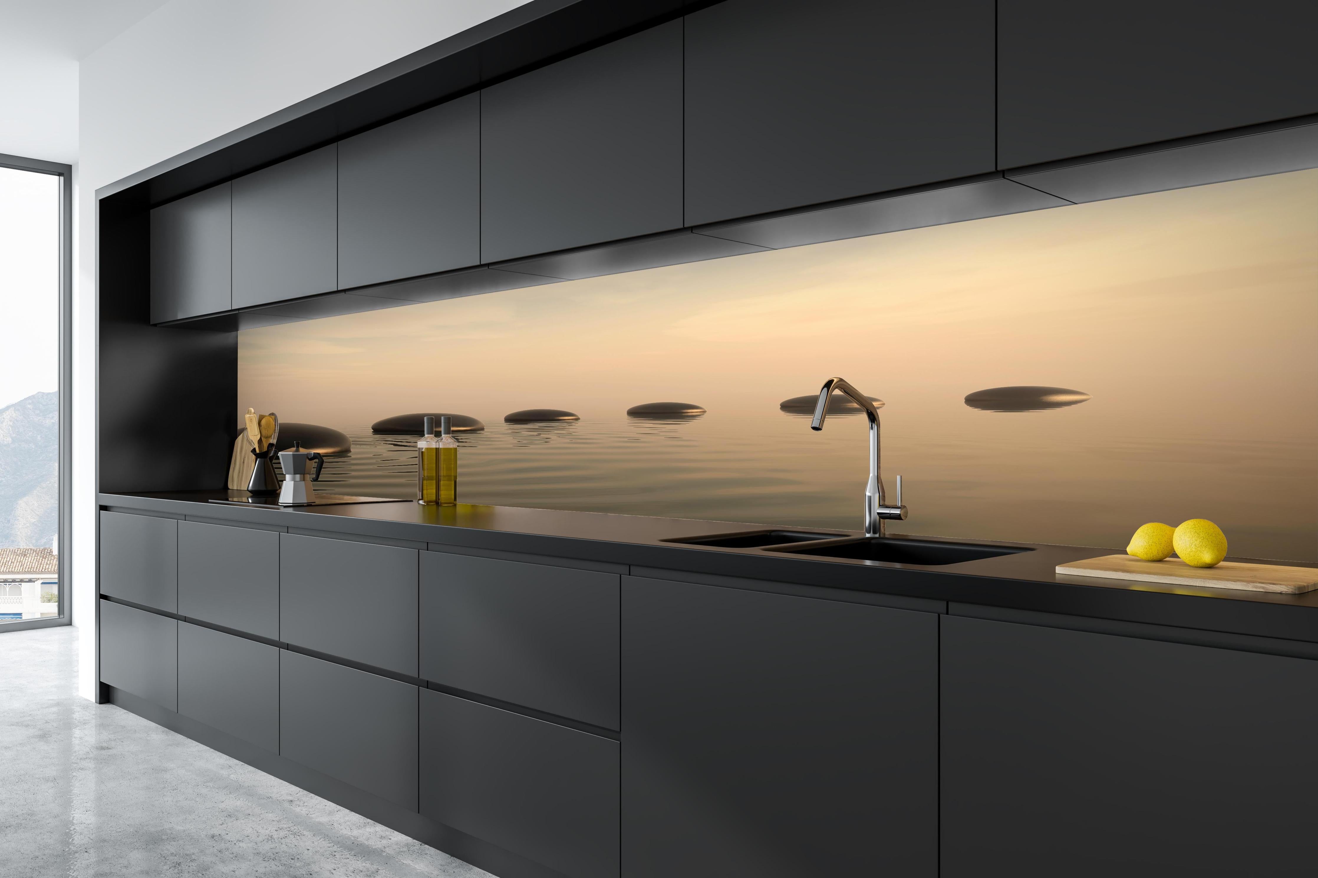 Küche - Schwarze Zen-Steine auf ruhigem Beige in tiefschwarzer matt-premium Einbauküche