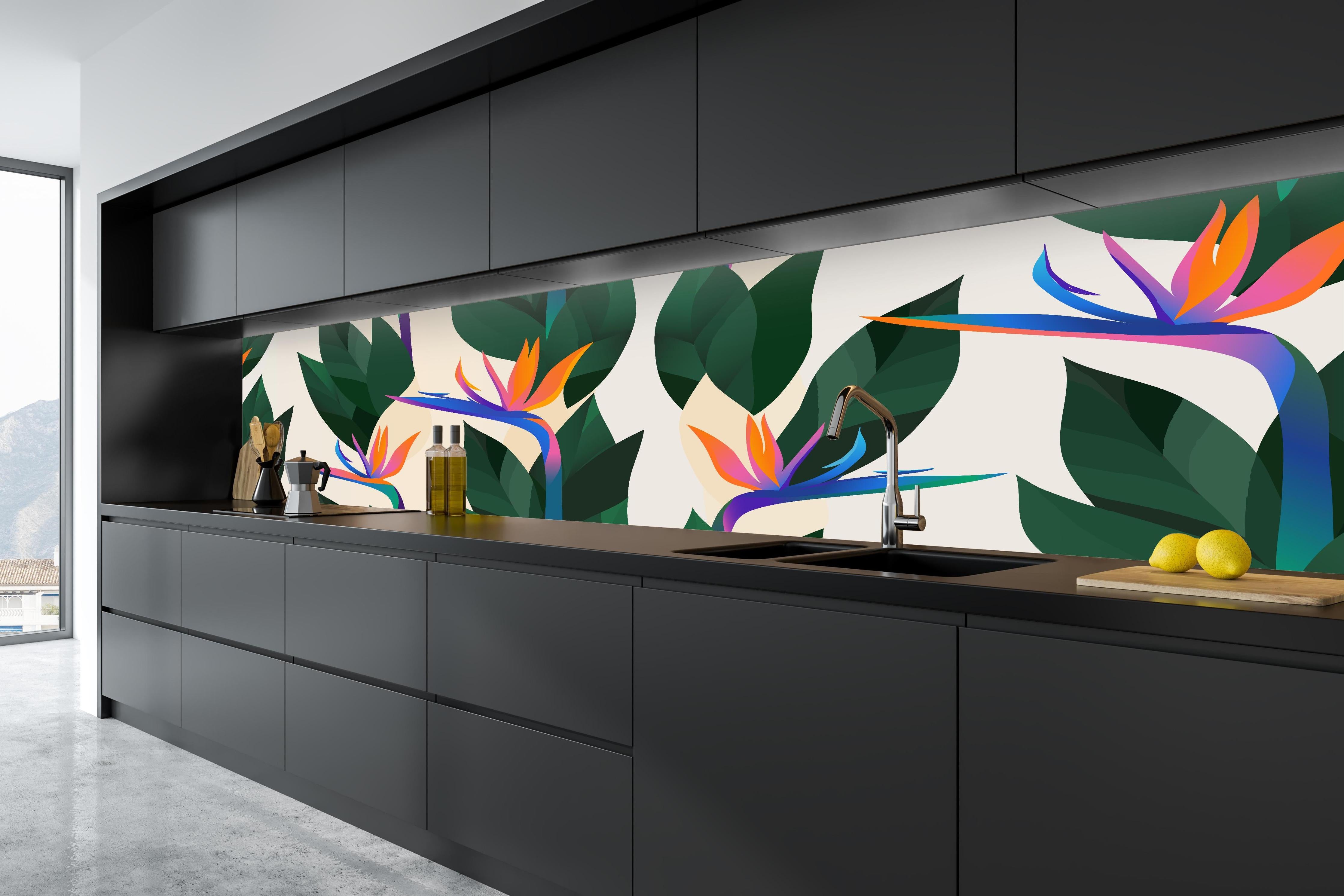 Küche - Strelitzia Tropic Blumenmuster in tiefschwarzer matt-premium Einbauküche